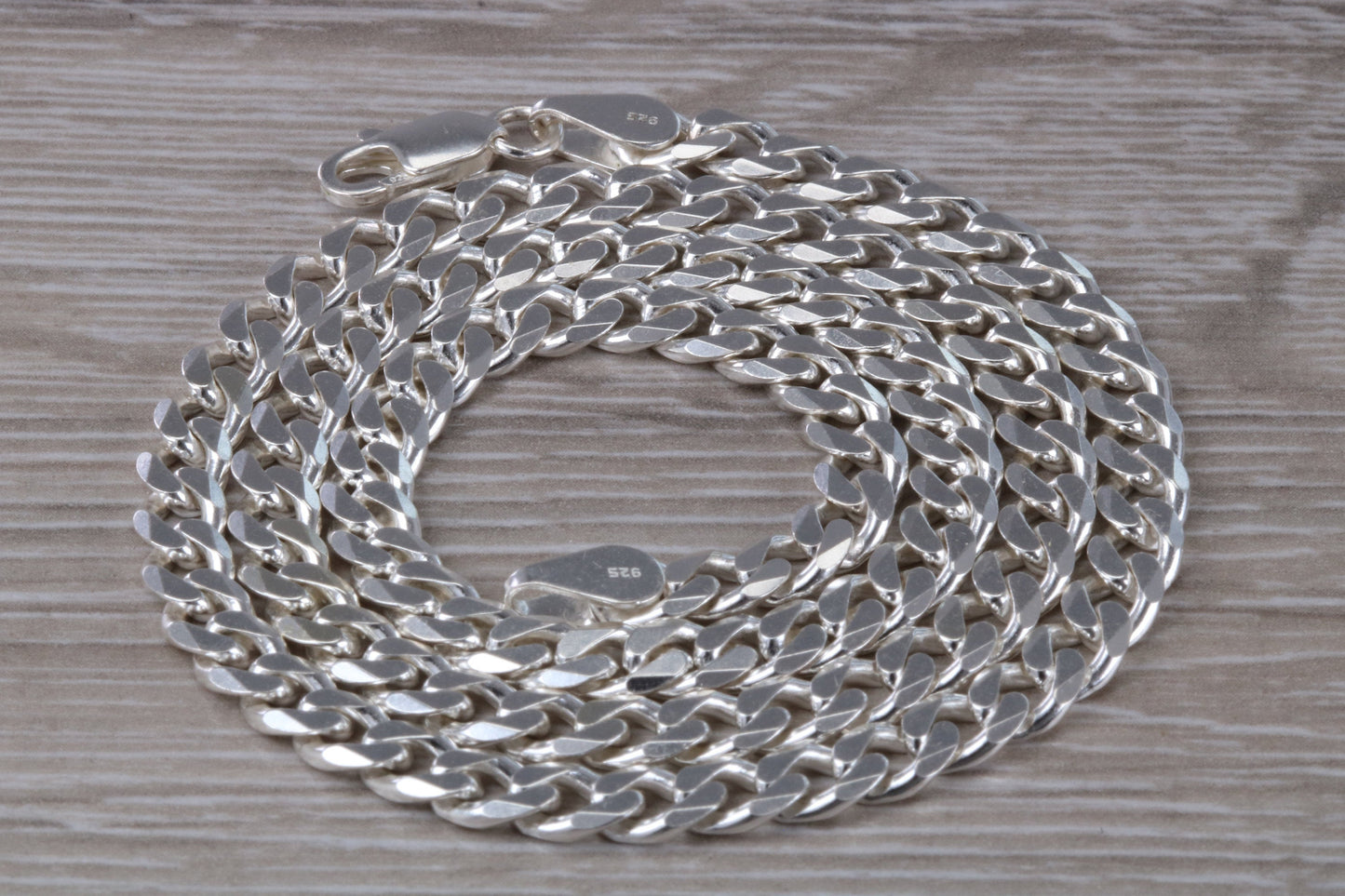 Diamond Cut Curb Chain. Silver chain with diamond cut links