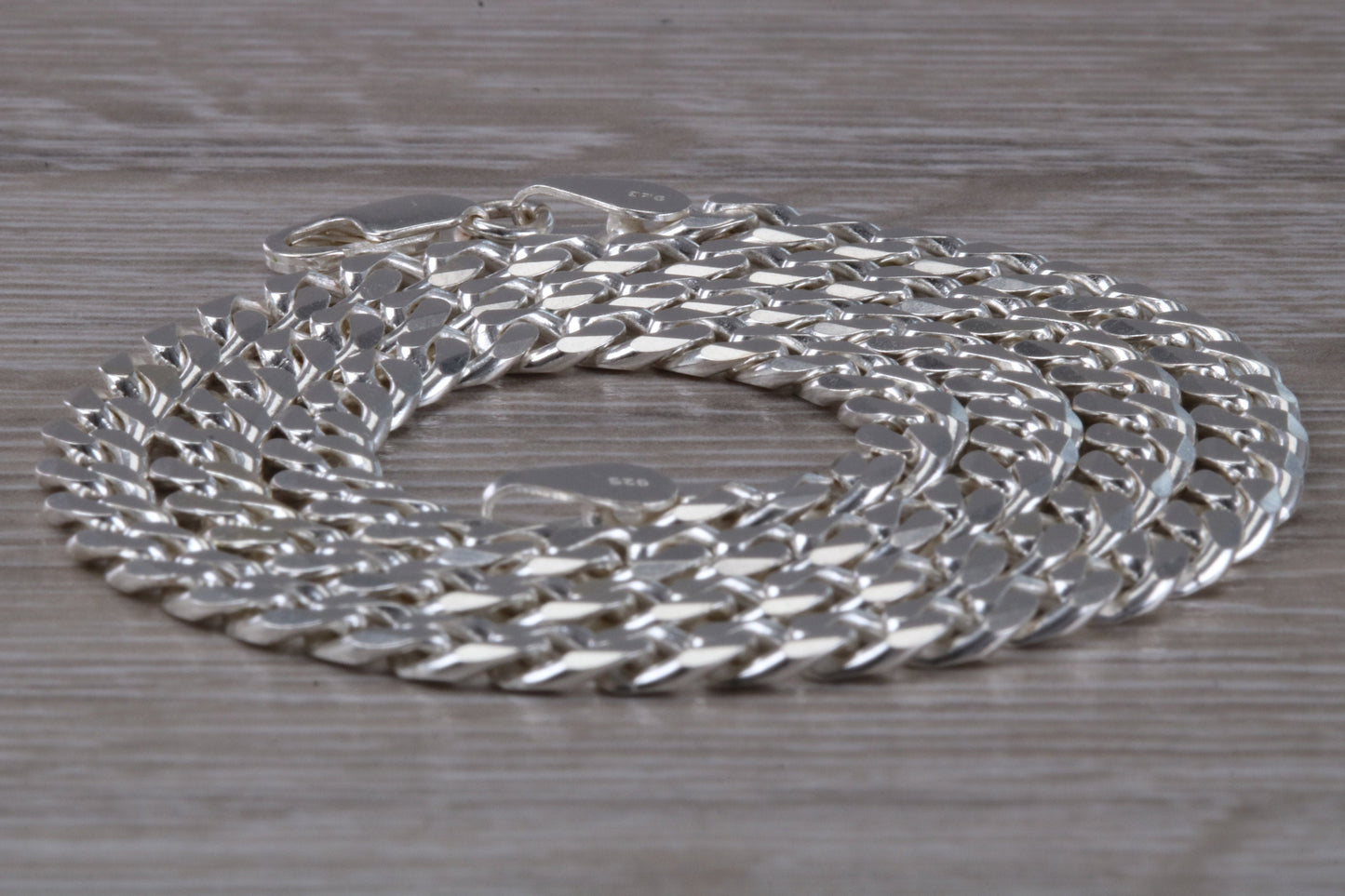 Diamond Cut Curb Chain. Silver chain with diamond cut links