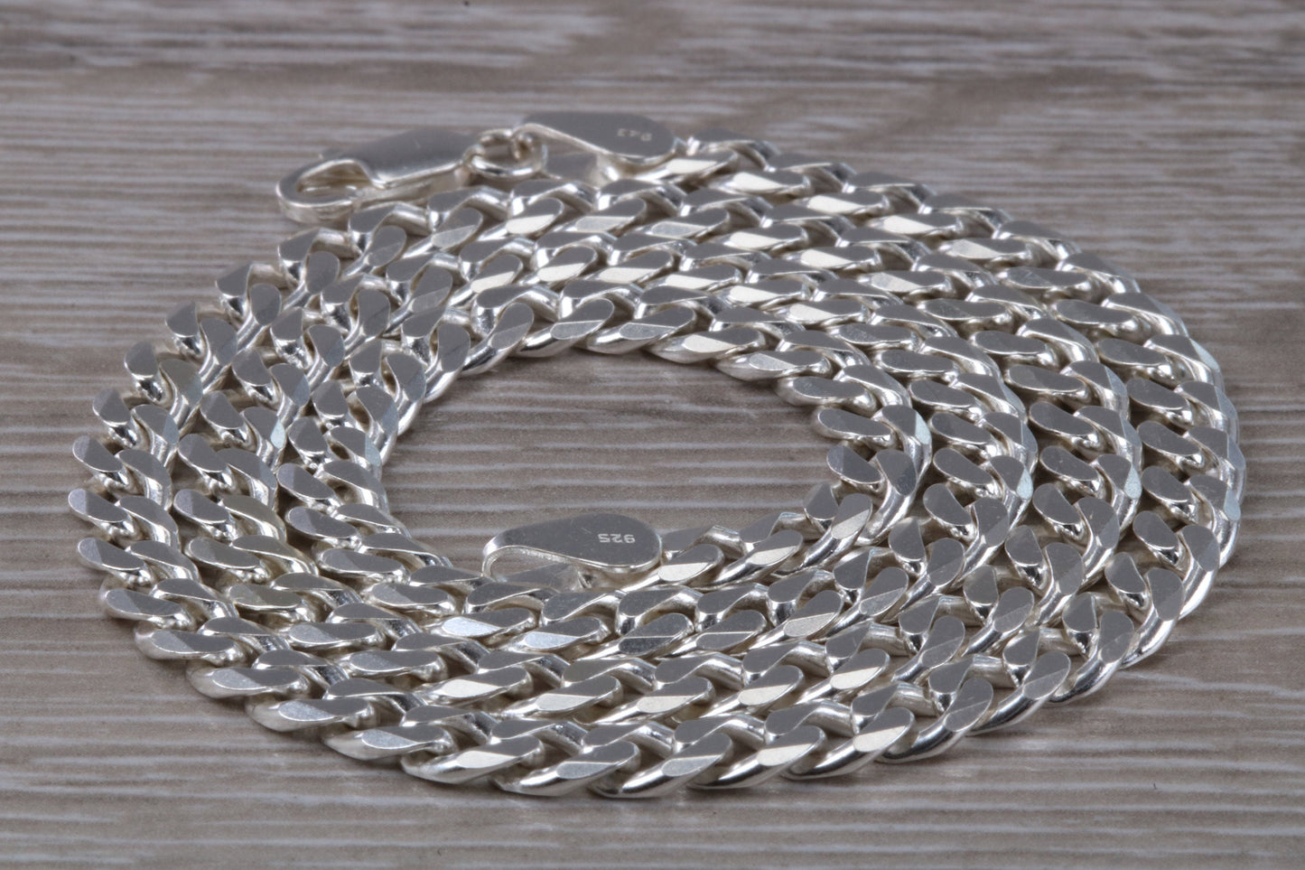 Diamond Cut Curb Chain. Silver chain with diamond cut links