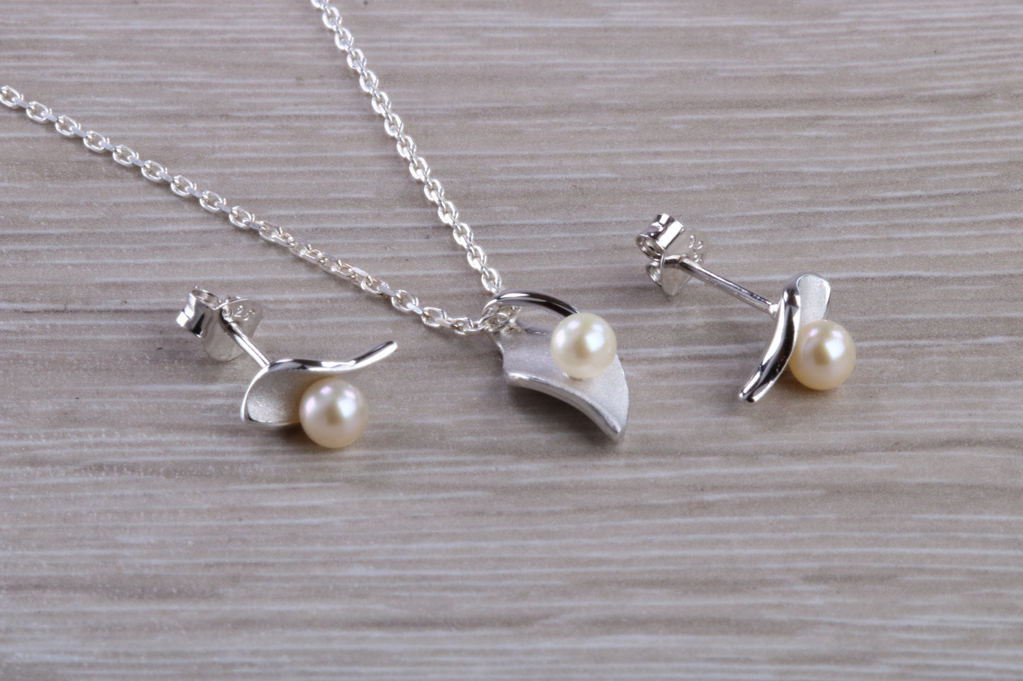 Real Pearl Necklace and Matching Stud Earrings
