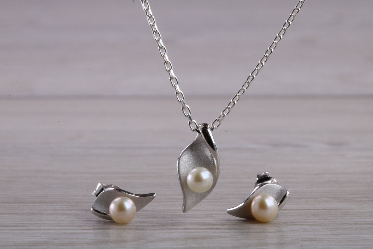 Real Pearl Necklace and Matching Stud Earrings