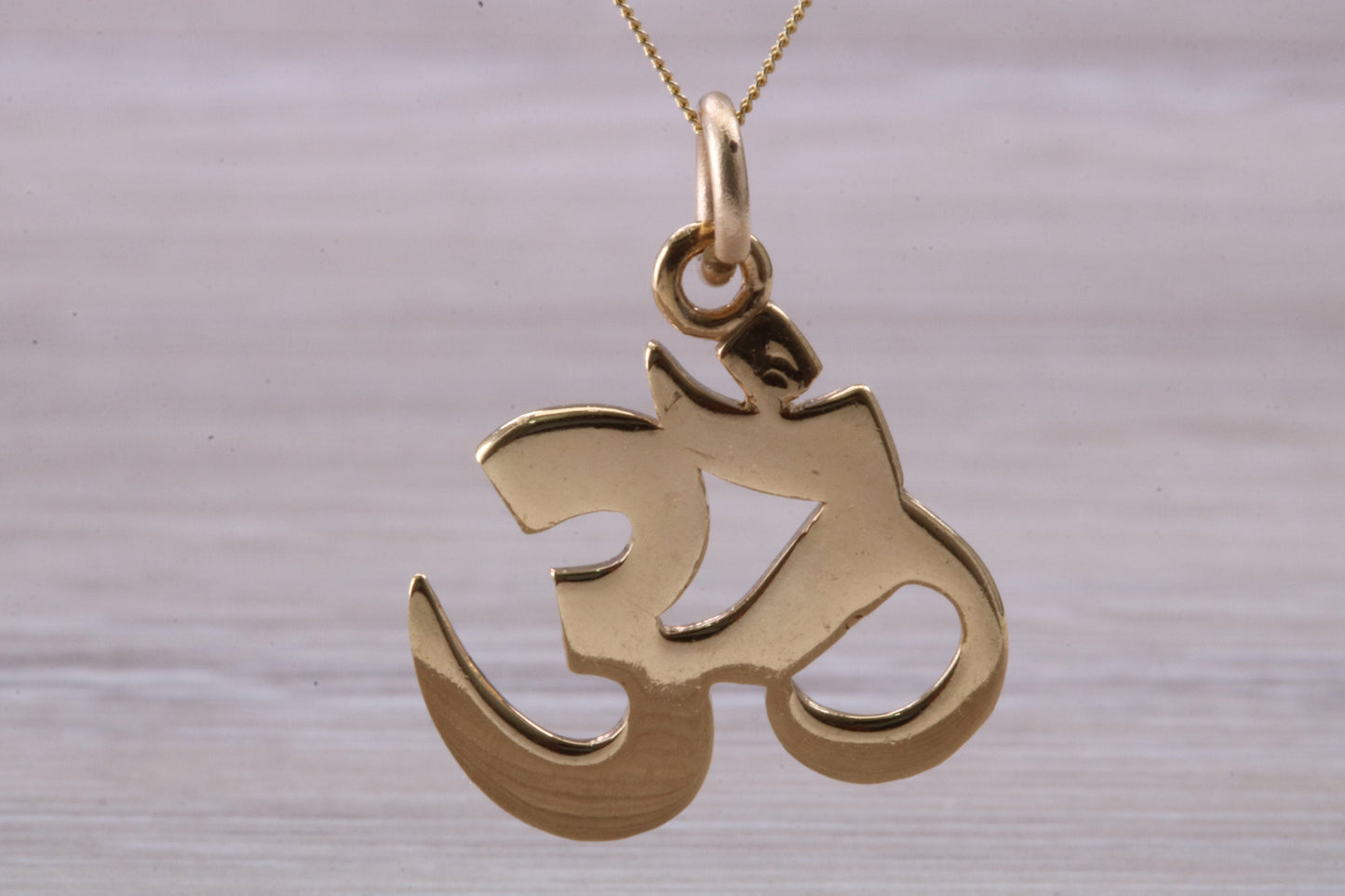 9ct Yellow Gold Aum Necklace