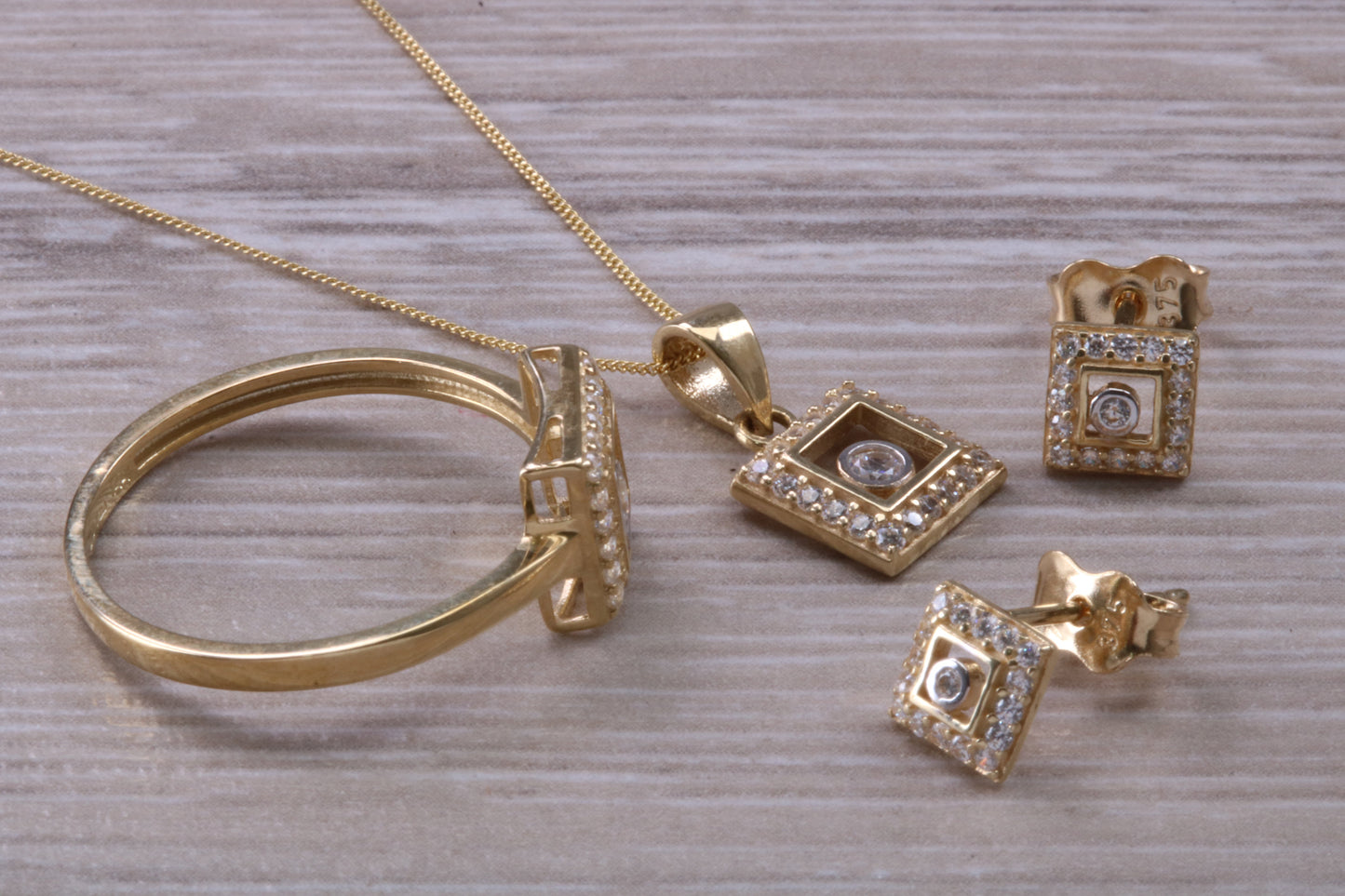 9ct yellow Gold Matching Stud Earrings, Necklace and Ring