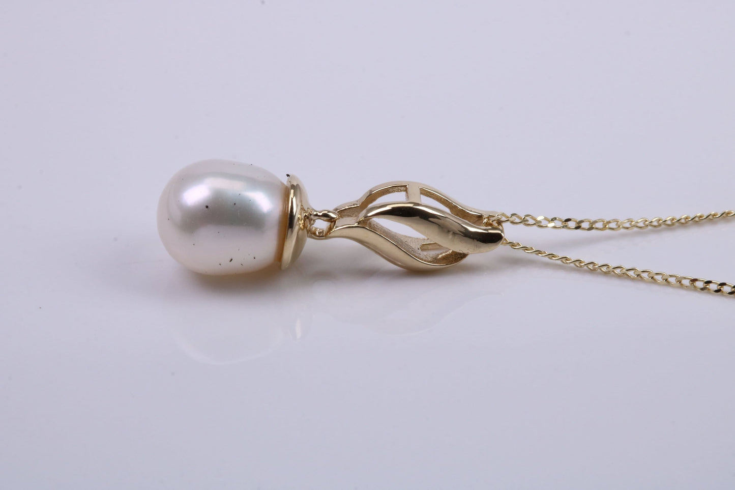 Natural Cultured Pearl Necklace set in Solid Yellow Gold Together with 18 Inch Yellow Gold Chain