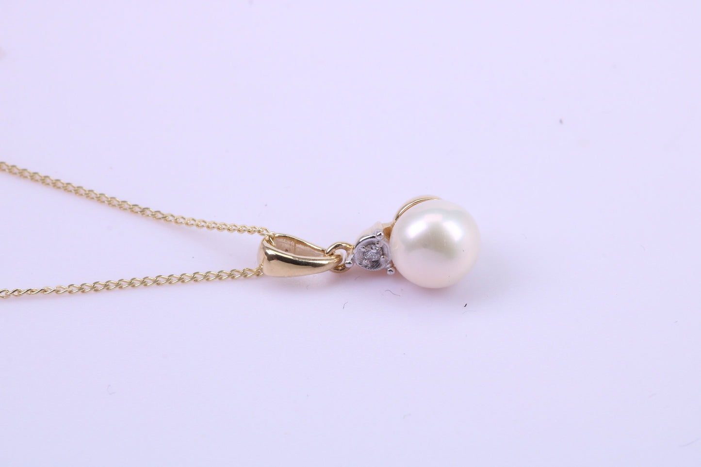 Natural Cultured Pearl Necklace set in Solid Yellow Gold Together with 18 Inch Yellow Gold Chain