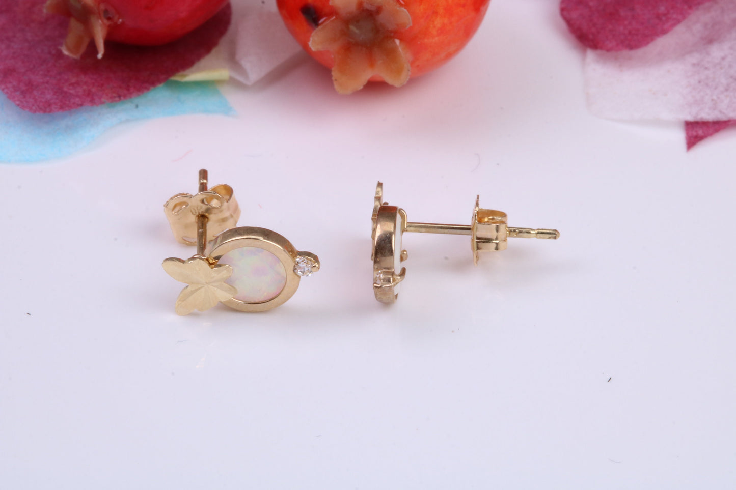 Opal and Z set Stud Earrings Made from 9ct Yellow Gold