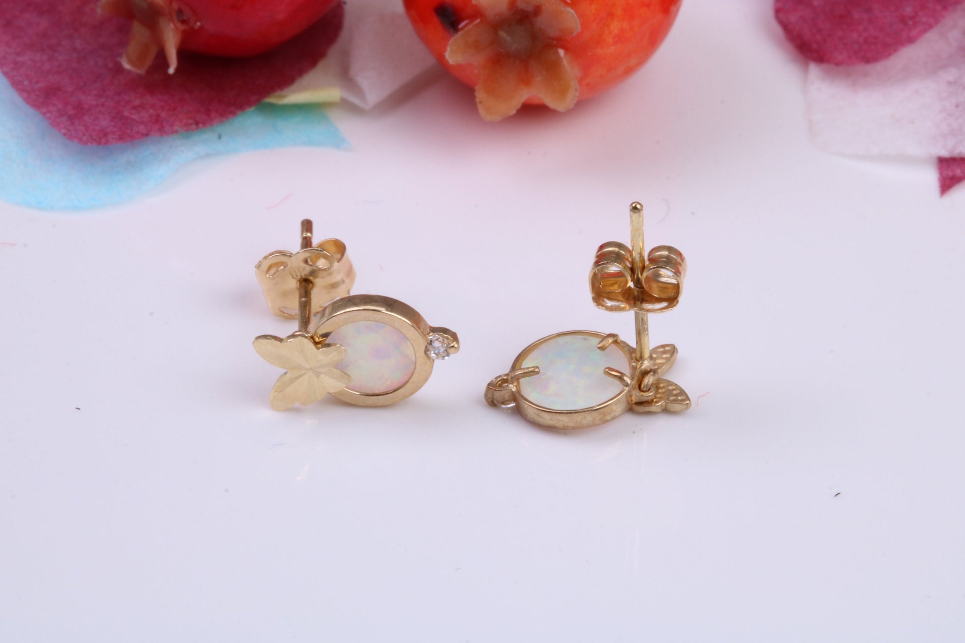 Opal and Z set Stud Earrings Made from 9ct Yellow Gold