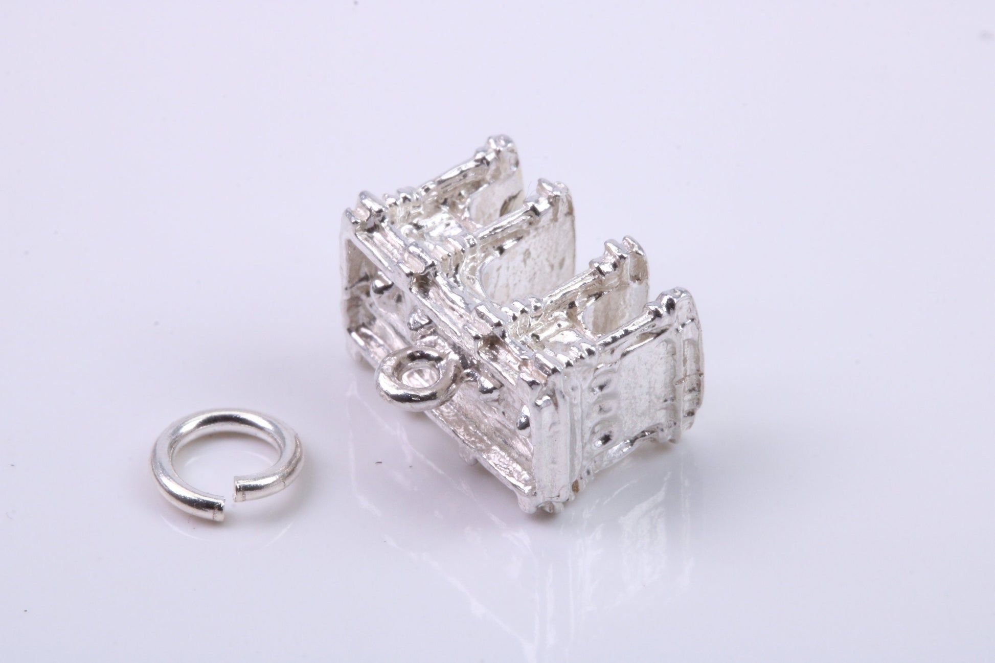 Iconic London Marble Arch Charm, Traditional Charm, Made from Solid 925 Grade Sterling Silver, Complete with Attachment Link