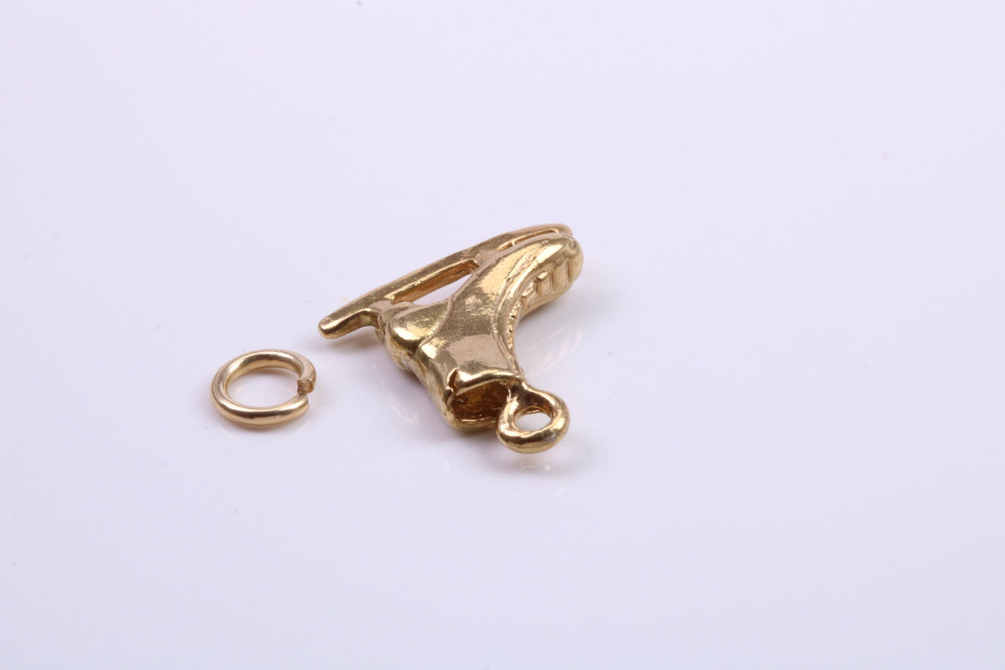 Ice Skate Charm, Traditional Charm, Made from Solid 9ct Yellow Gold, British Hallmarked, Complete with Attachment Link