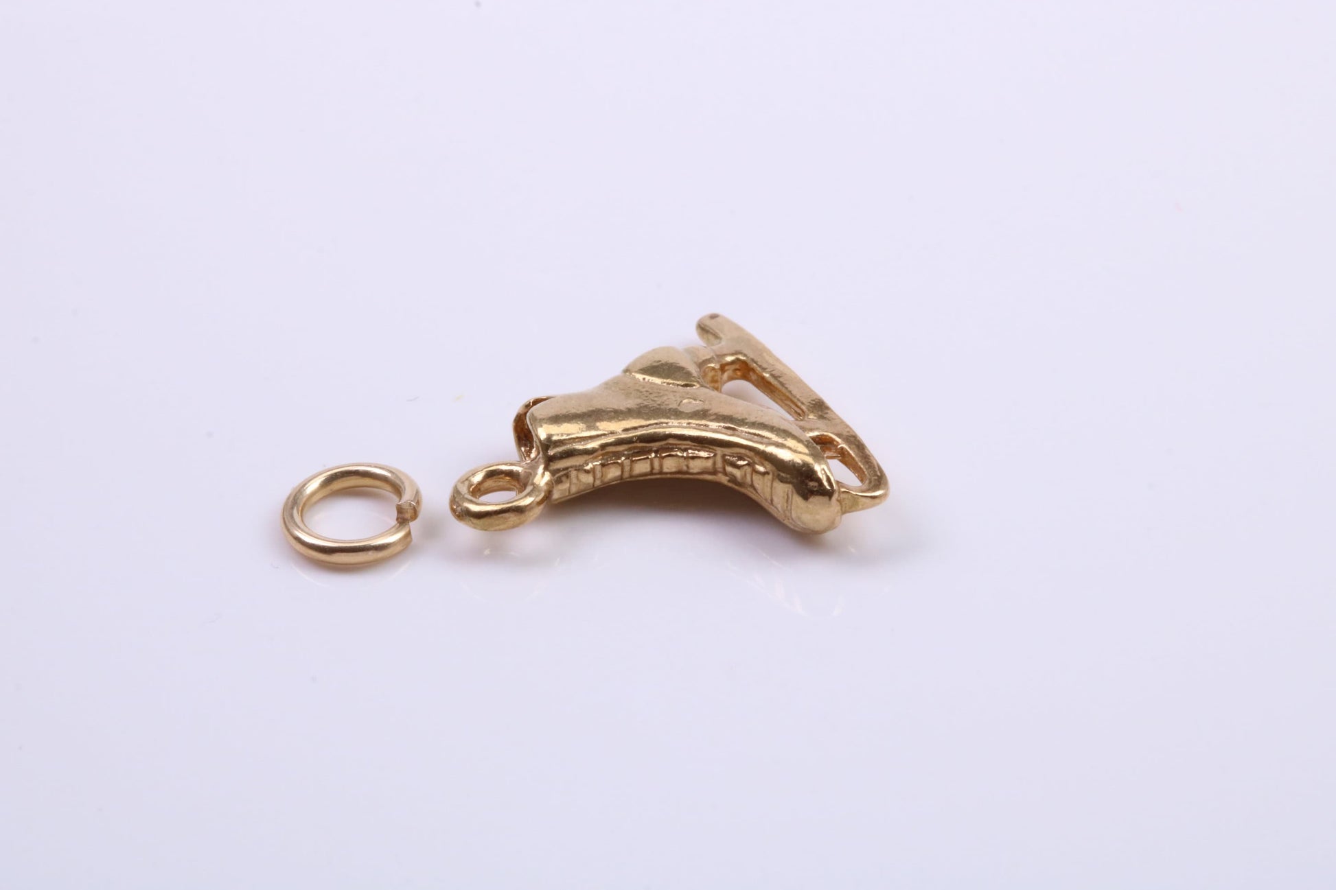 Ice Skate Charm, Traditional Charm, Made from Solid 9ct Yellow Gold, British Hallmarked, Complete with Attachment Link