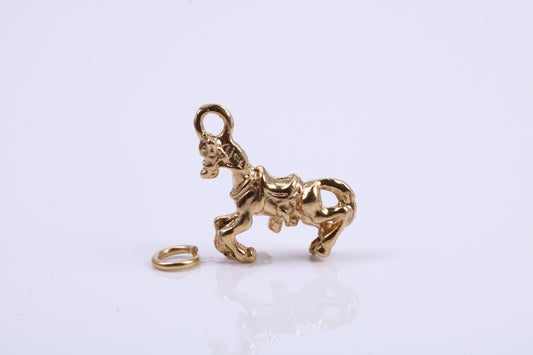 Stallion Charm, Traditional Charm, Made from Solid 9ct Yellow Gold, British Hallmarked, Complete with Attachment Link