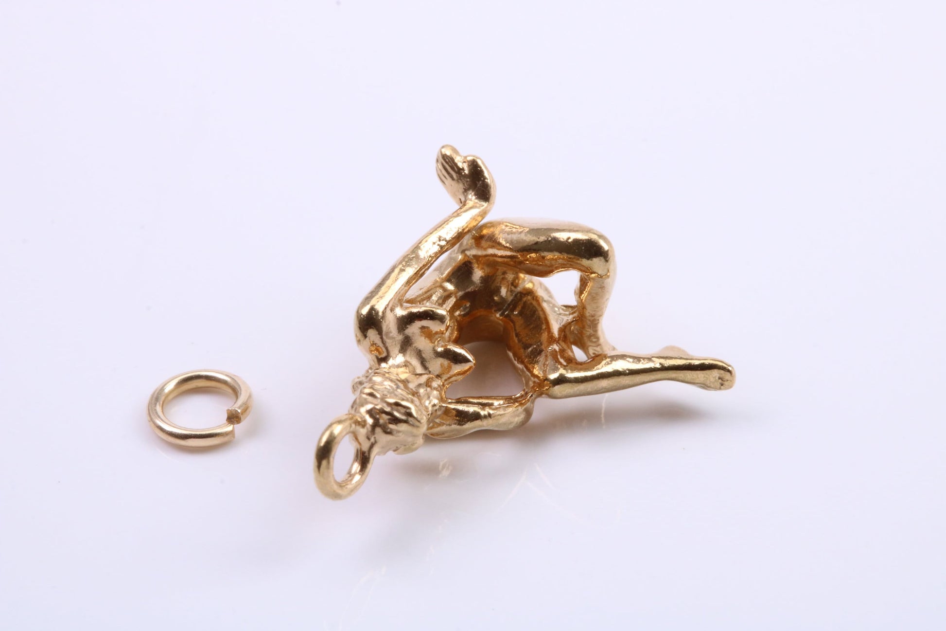 Virgo Zodiac Sign Charm, Traditional Charm, Made from Solid 9ct Yellow Gold, British Hallmarked, Complete with Attachment Link