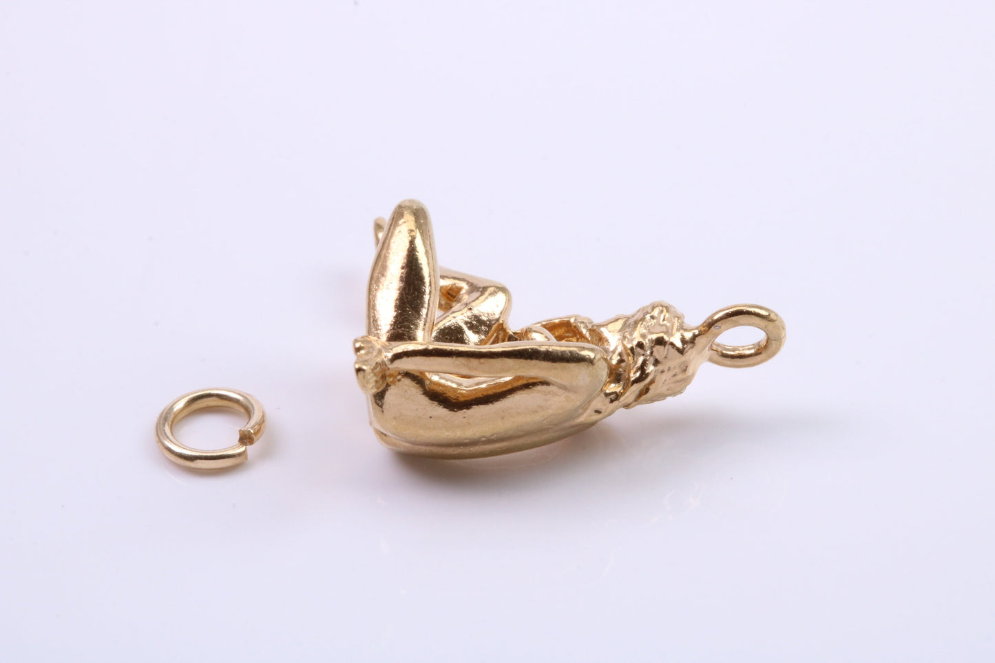 Virgo Zodiac Sign Charm, Traditional Charm, Made from Solid 9ct Yellow Gold, British Hallmarked, Complete with Attachment Link