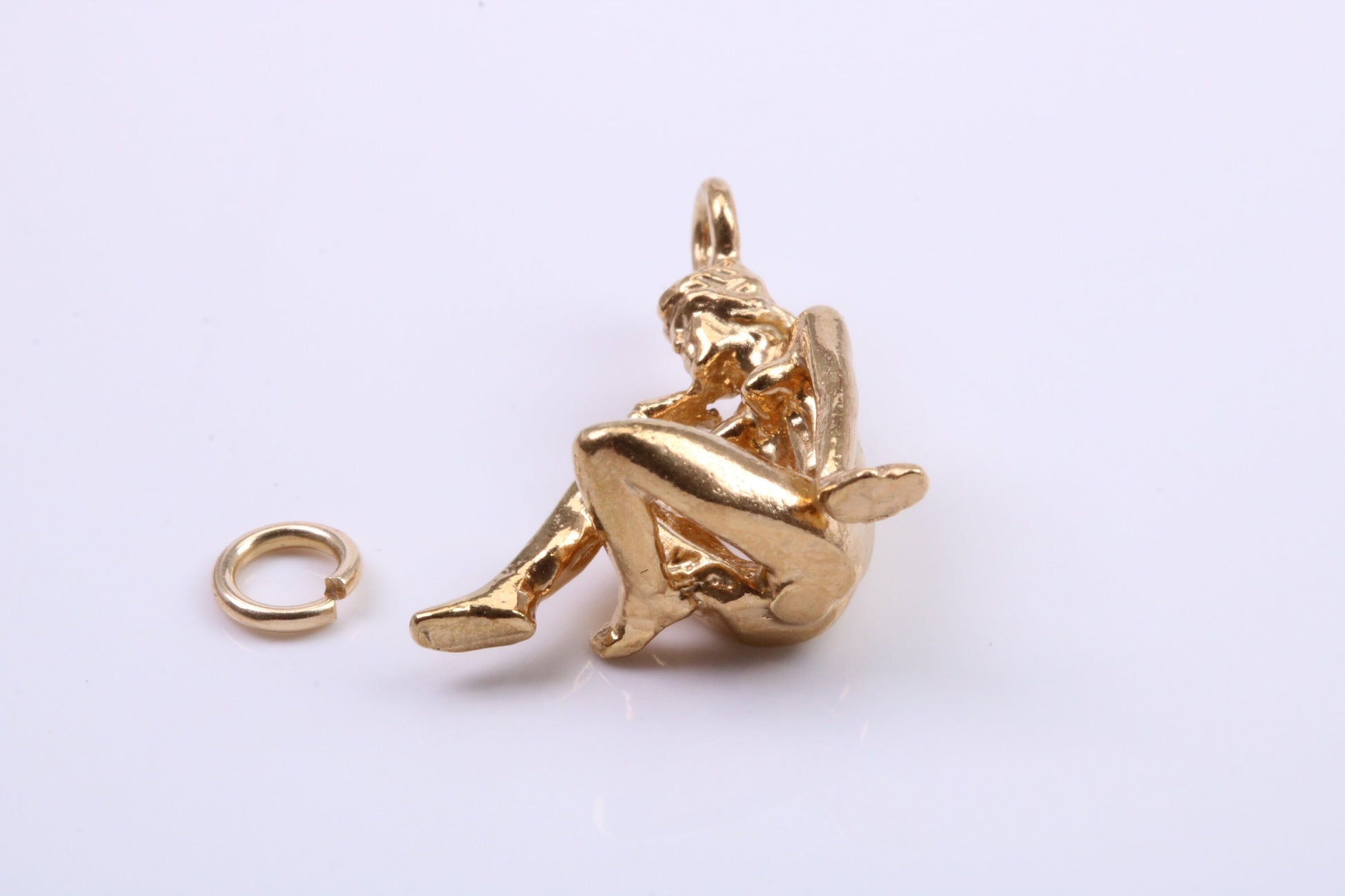 Virgo Zodiac Sign Charm, Traditional Charm, Made from Solid 9ct Yellow Gold, British Hallmarked, Complete with Attachment Link