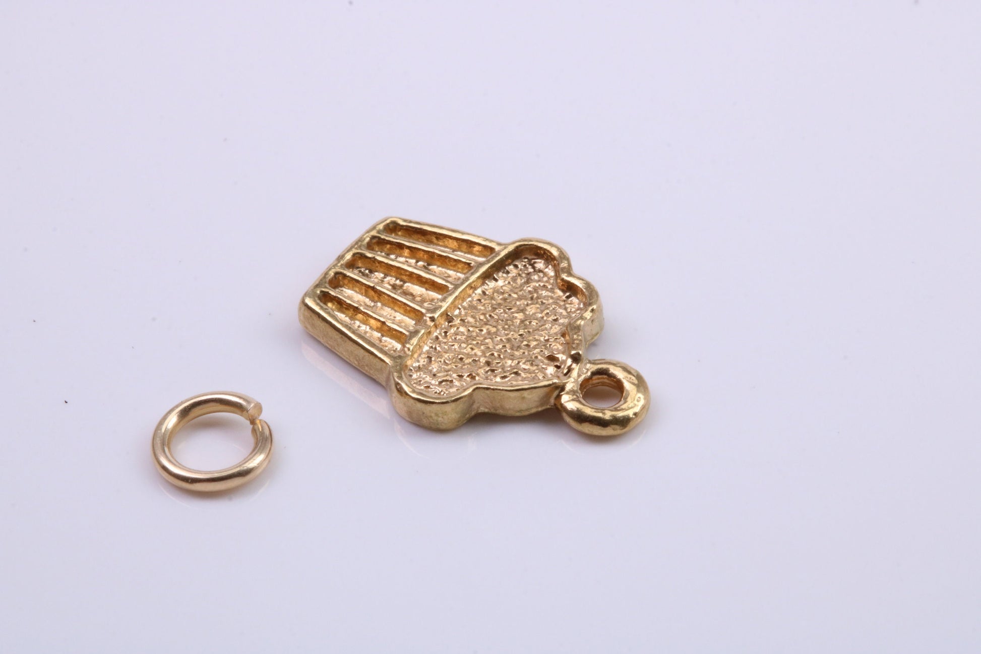 Cup Cake Charm, Traditional Charm, Made from Solid 9ct Yellow Gold, British Hallmarked, Complete with Attachment Link