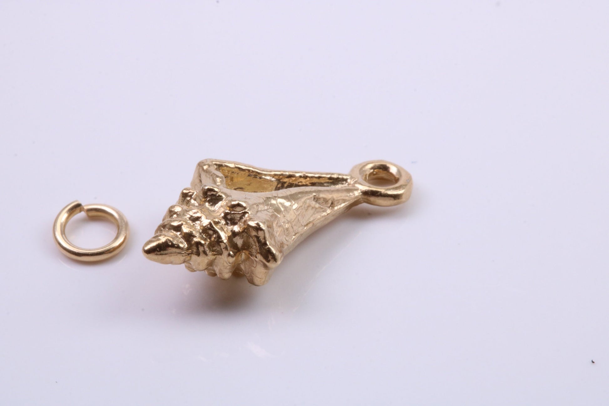 Sea Shell Charm, Traditional Charm, Made from Solid 9ct Yellow Gold, British Hallmarked, Complete with Attachment Link