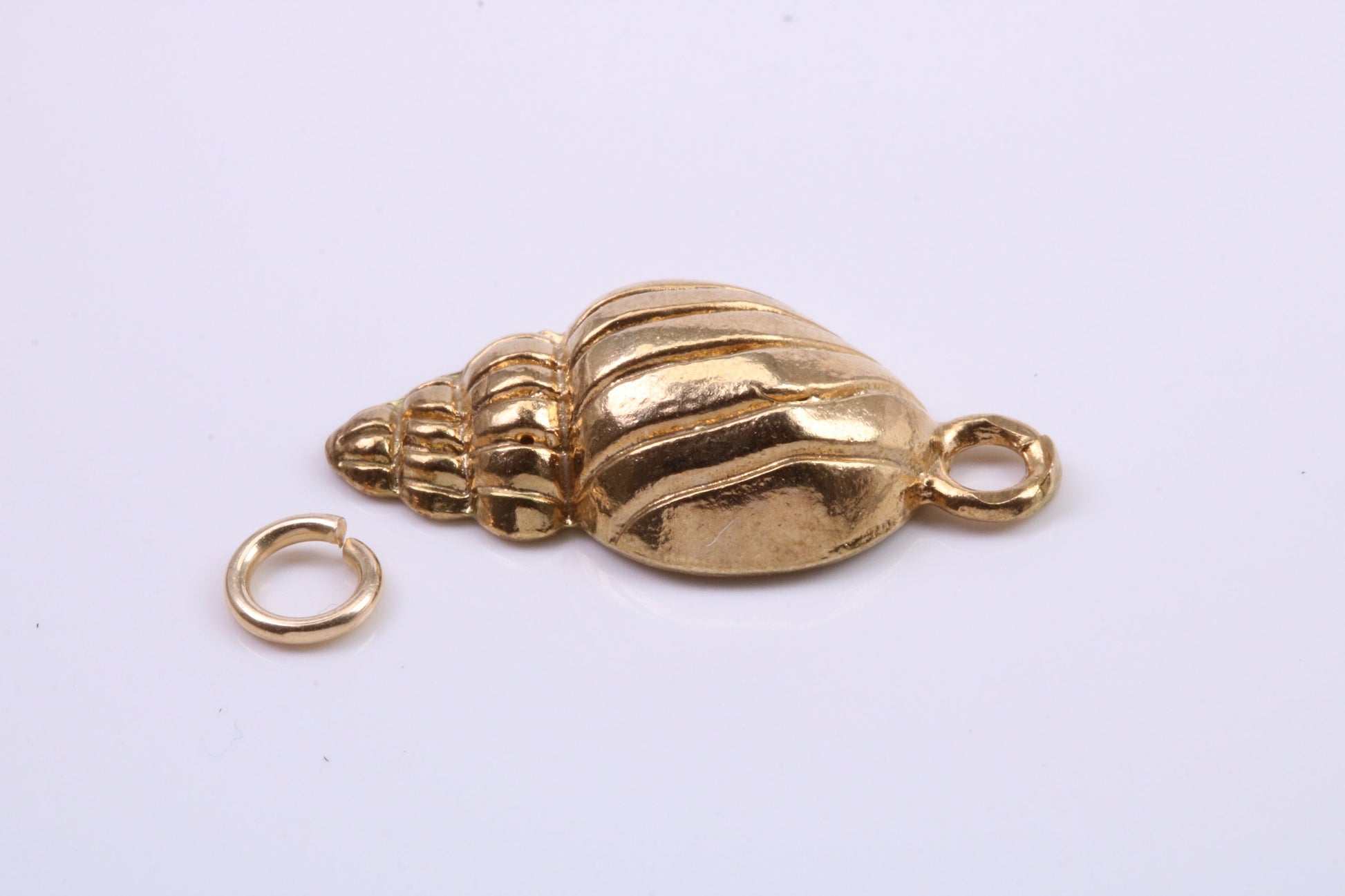 Sea Shell Charm, Traditional Charm, Made from Solid 9ct Yellow Gold, British Hallmarked, Complete with Attachment Link
