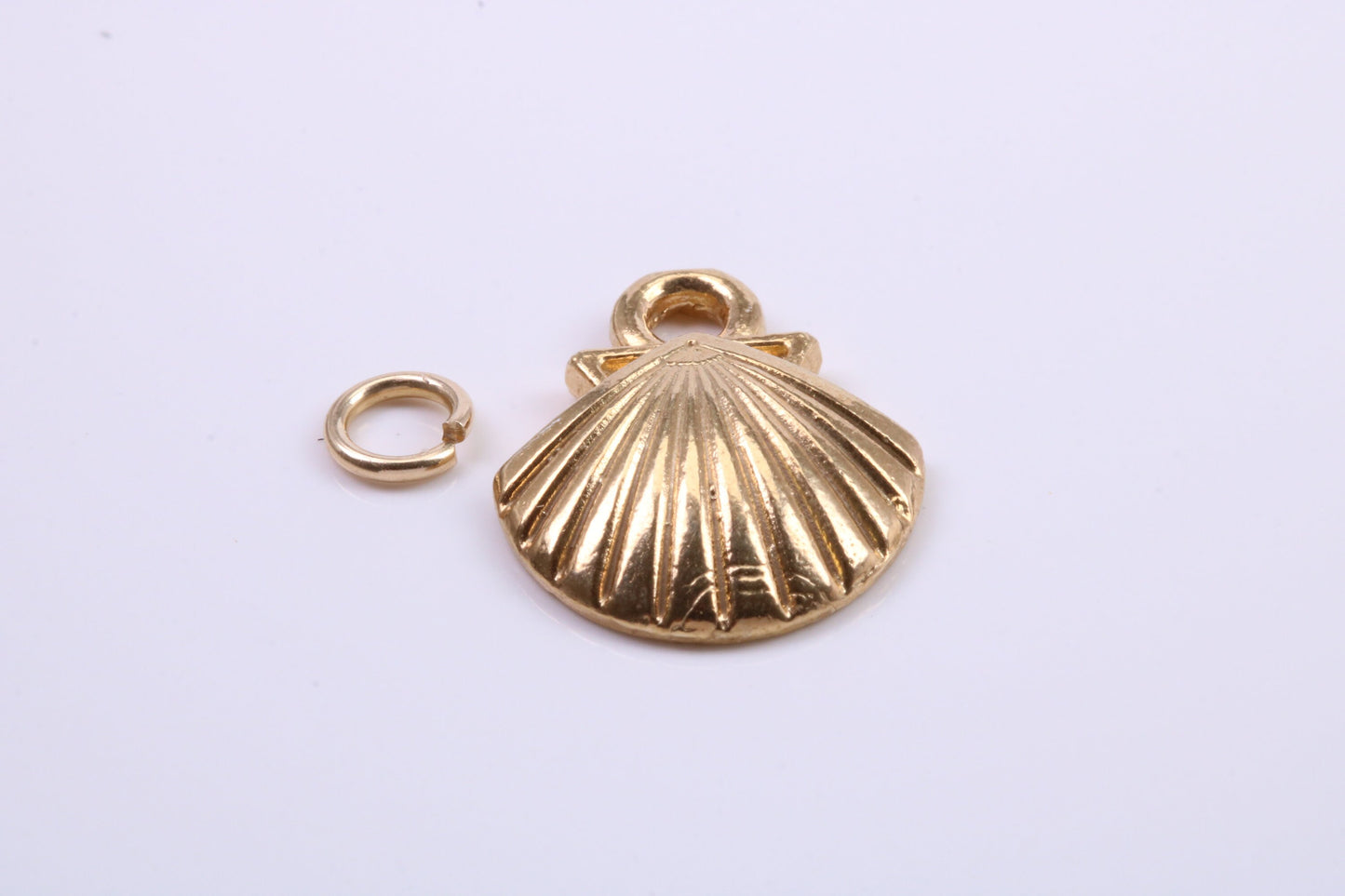 Sea Shell Charm, Traditional Charm, Made from Solid 9ct Yellow Gold, British Hallmarked, Complete with Attachment Link