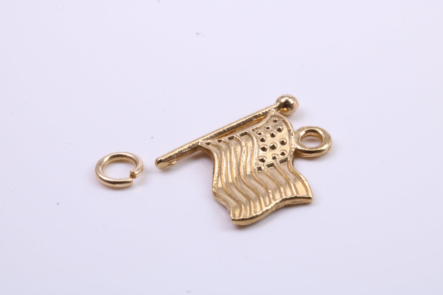 USA Flag Charm, Traditional Charm, Made from Solid 9ct Yellow Gold, British Hallmarked, Complete with Attachment Link