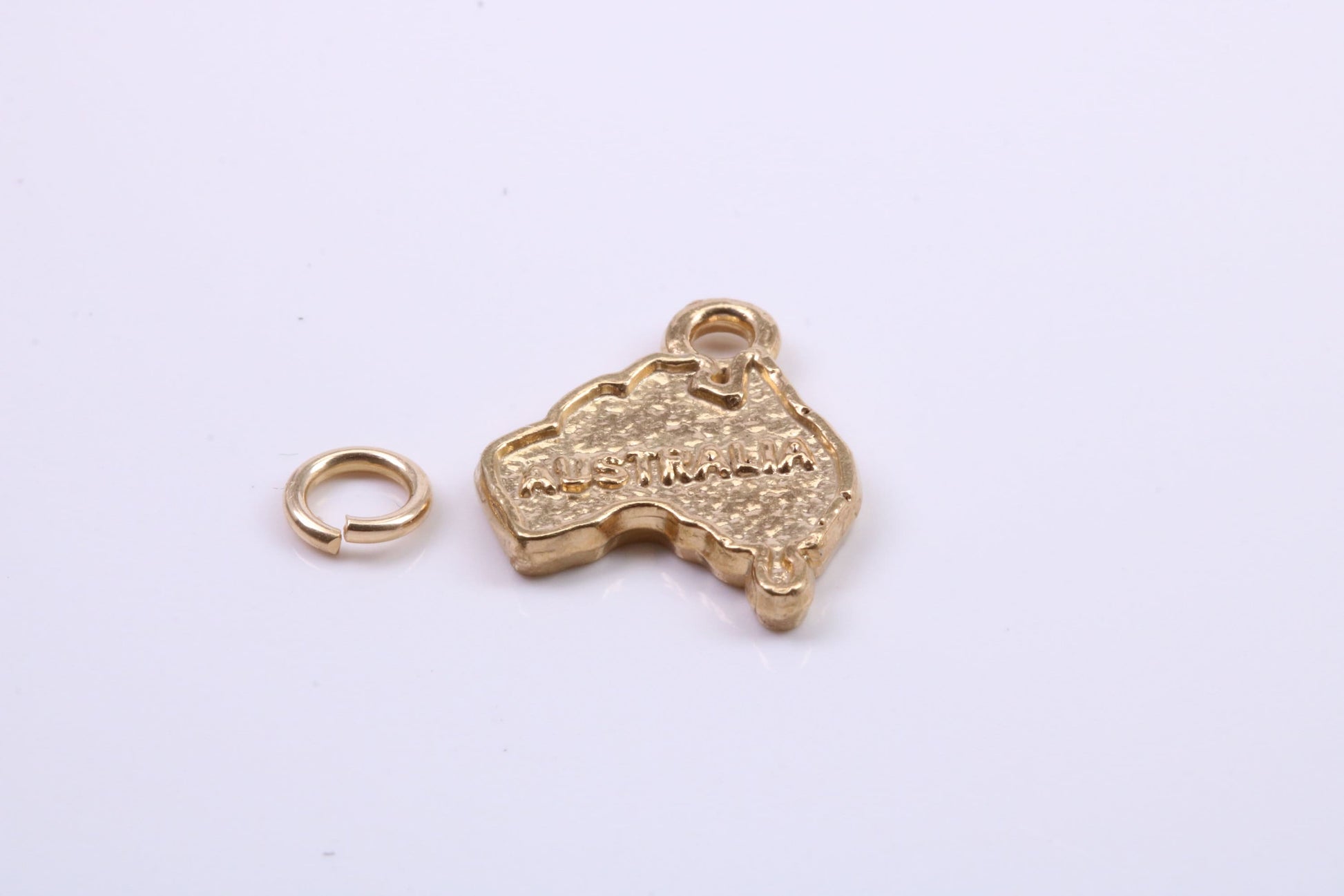 Australia Charm, Traditional Charm, Made from Solid 9ct Yellow Gold, British Hallmarked, Complete with Attachment Link