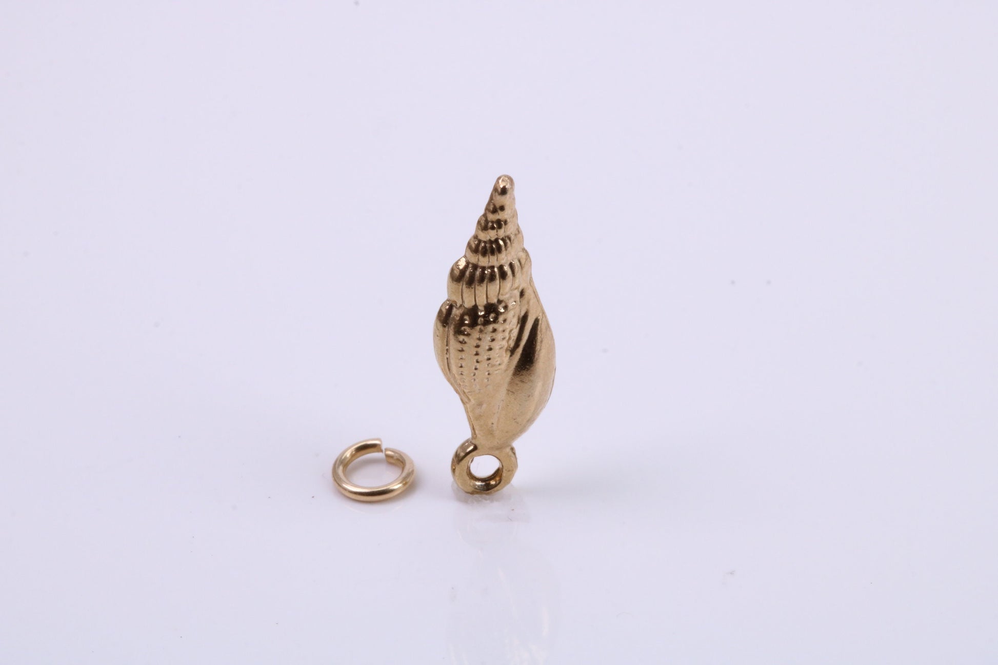 Sea Shell Charm, Traditional Charm, Made from Solid 9ct Yellow Gold, British Hallmarked, Complete with Attachment Link