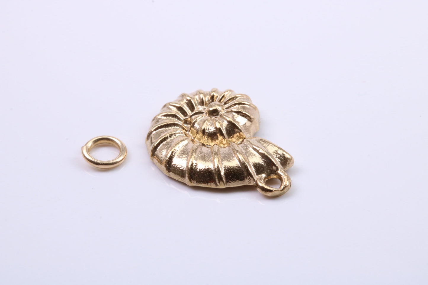 Sea Shell Charm, Traditional Charm, Made from Solid 9ct Yellow Gold, British Hallmarked, Complete with Attachment Link