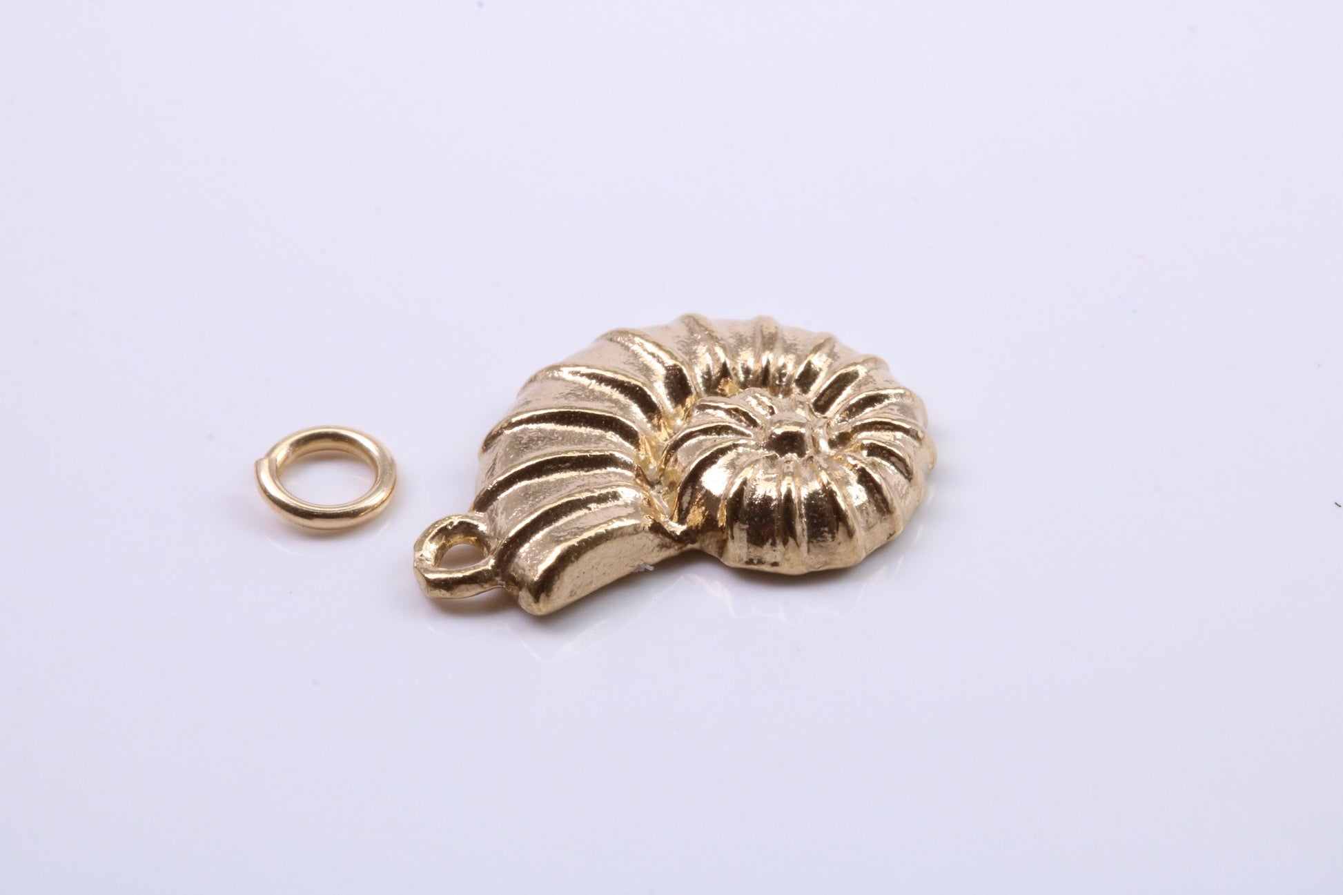 Sea Shell Charm, Traditional Charm, Made from Solid 9ct Yellow Gold, British Hallmarked, Complete with Attachment Link