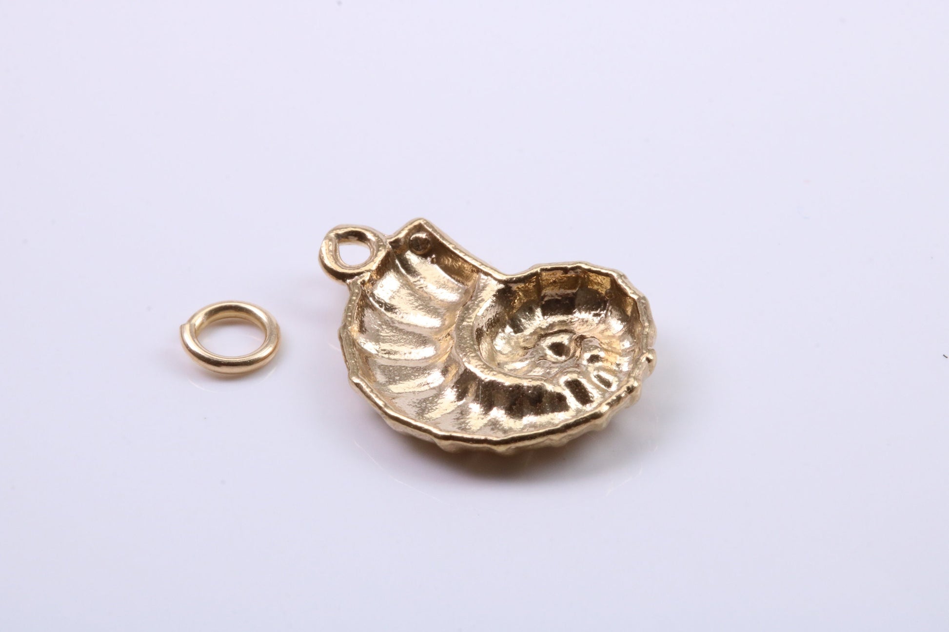Sea Shell Charm, Traditional Charm, Made from Solid 9ct Yellow Gold, British Hallmarked, Complete with Attachment Link