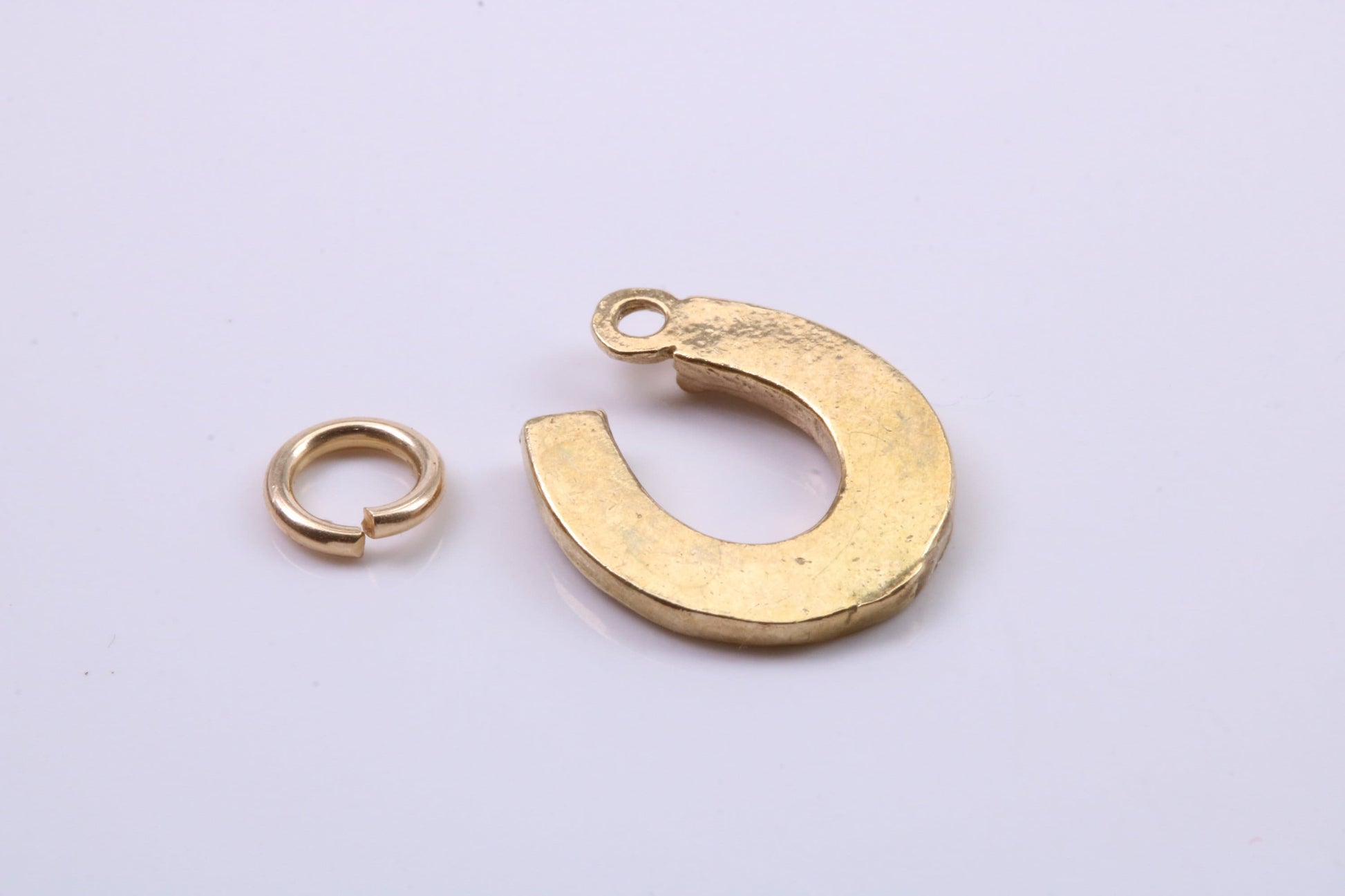 Good Luck Horse Shoe Charm, Traditional Charm, Made from Solid 9ct Yellow Gold, British Hallmarked, Complete with Attachment Link