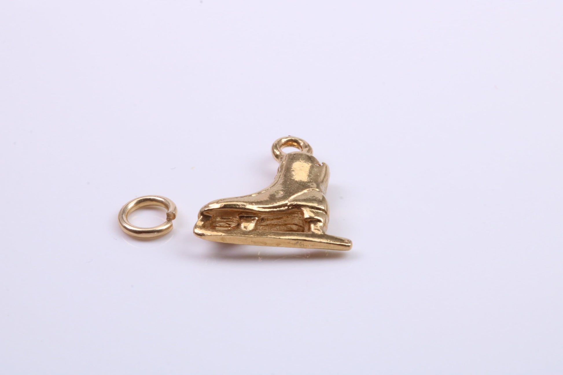 Ice Skate Charm, Traditional Charm, Made from Solid 9ct Yellow Gold, British Hallmarked, Complete with Attachment Link