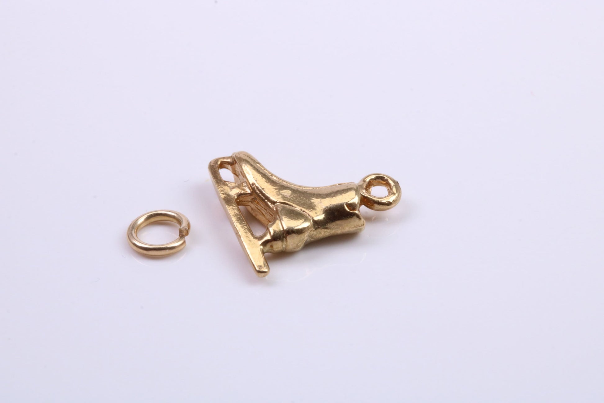 Ice Skate Charm, Traditional Charm, Made from Solid 9ct Yellow Gold, British Hallmarked, Complete with Attachment Link