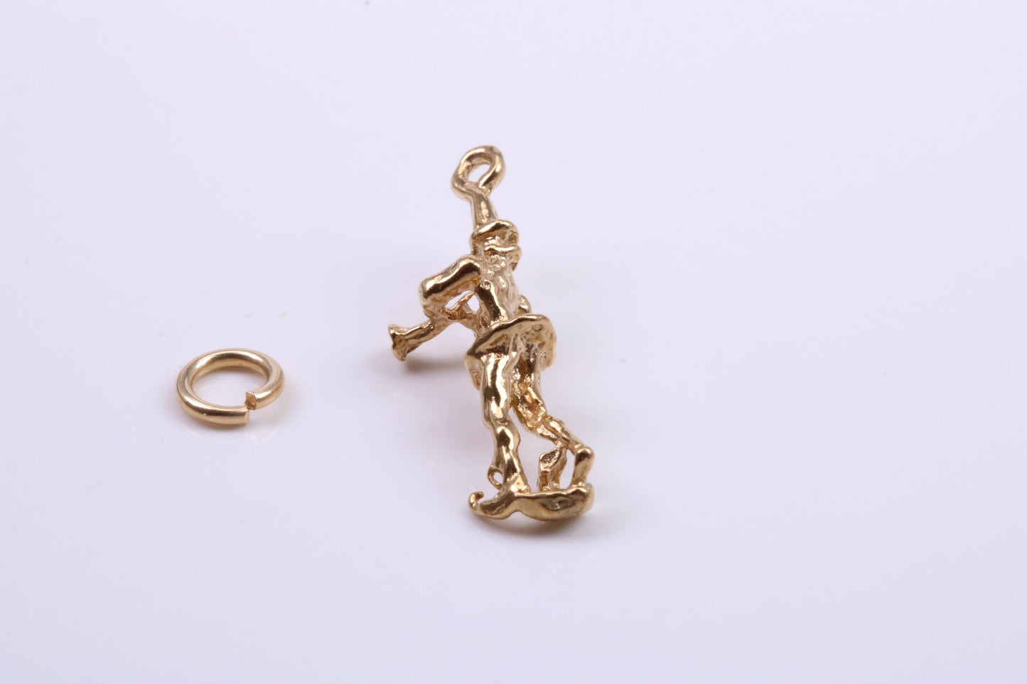 Pied Piper of Hamelin Charm, Traditional Charm, Made from Solid 9ct Yellow Gold, British Hallmarked, Complete with Attachment Link