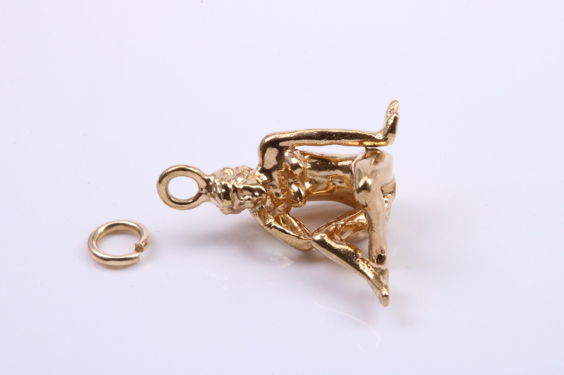 Virgo Zodiac Sign Charm, Traditional Charm, Made from Solid 9ct Yellow Gold, British Hallmarked, Complete with Attachment Link