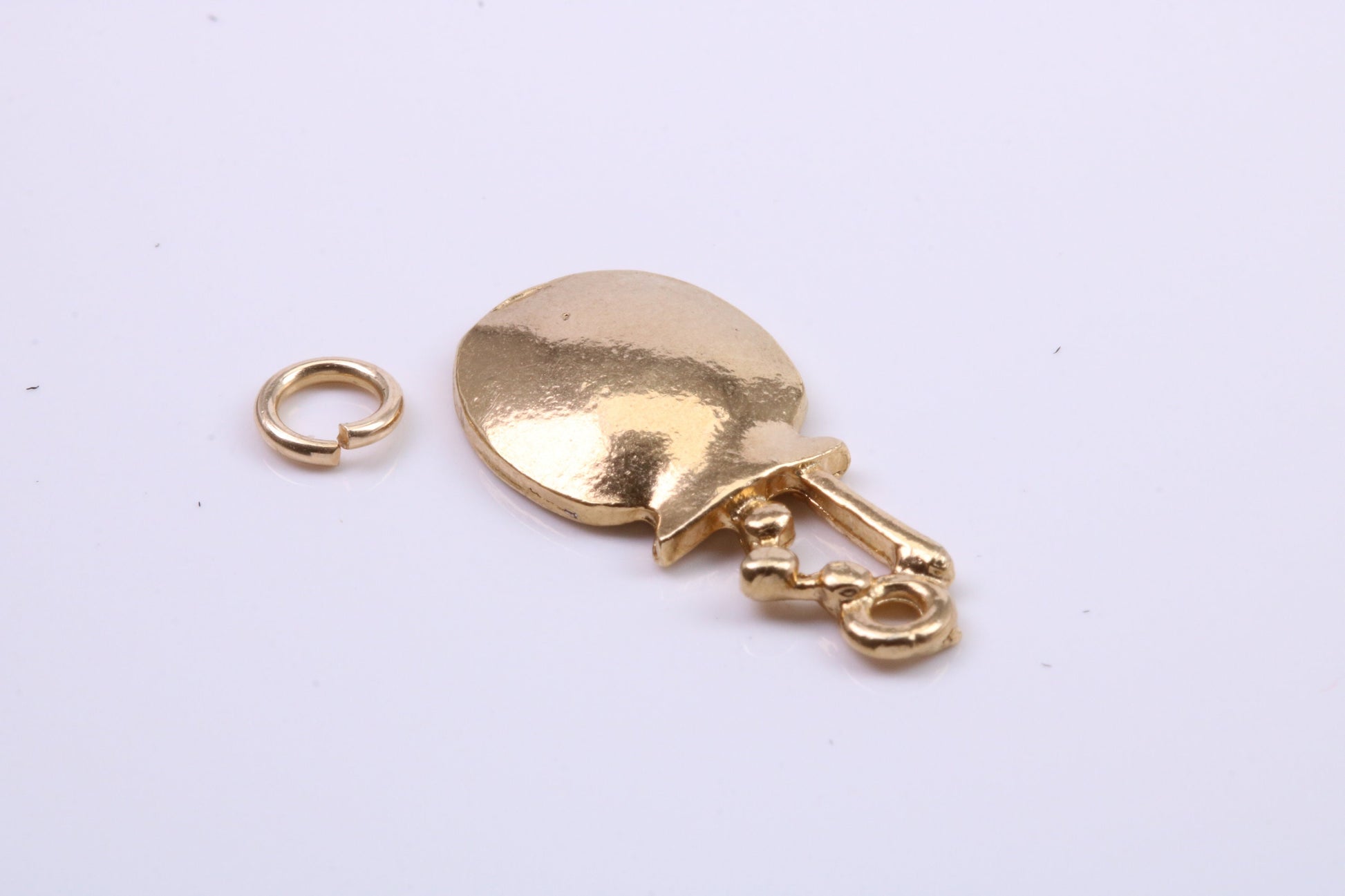 Cooking Pot Charm, Traditional Charm, Made from Solid 9ct Yellow Gold, British Hallmarked, Complete with Attachment Link