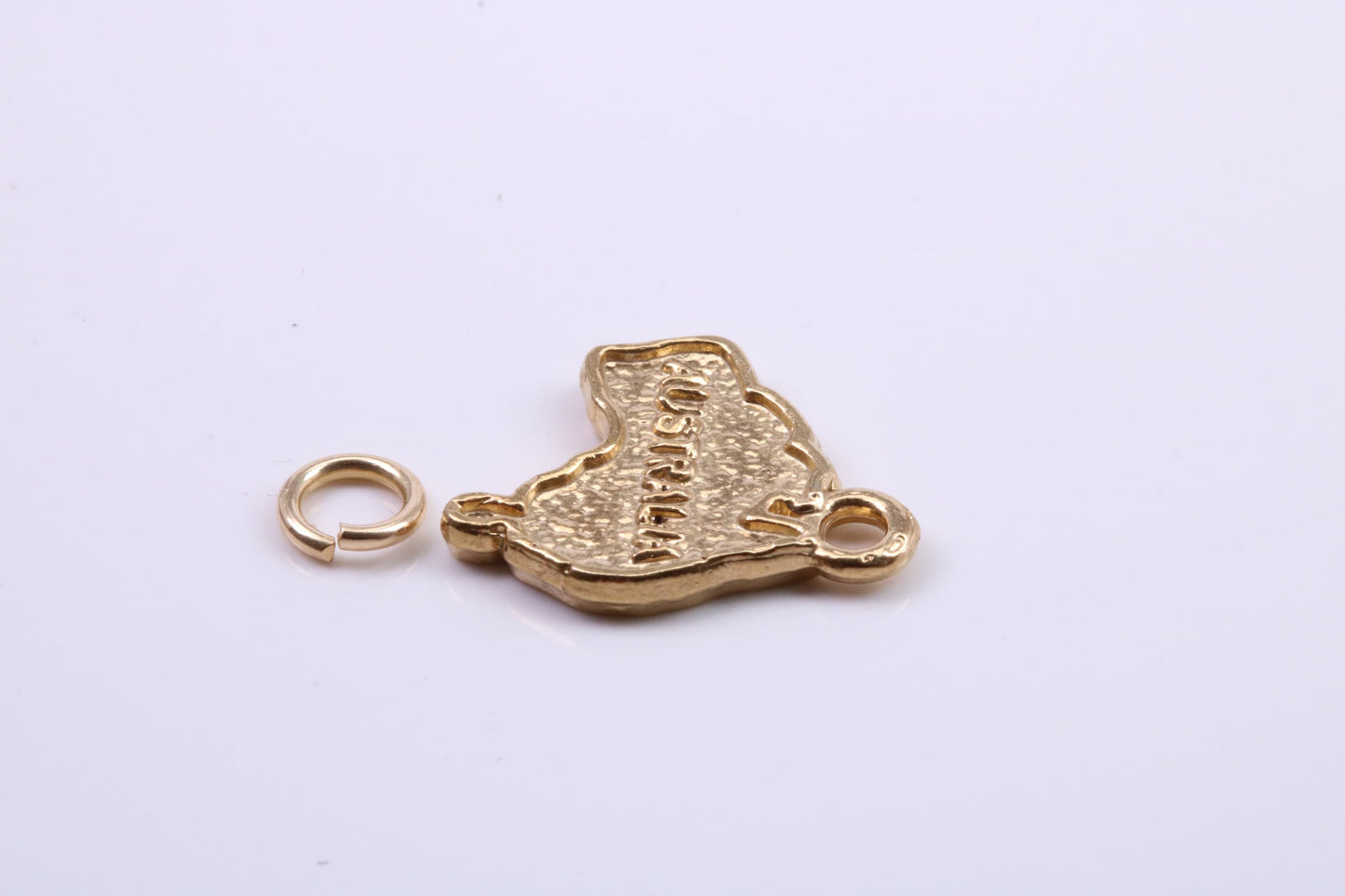 Australia Charm, Traditional Charm, Made from Solid 9ct Yellow Gold, British Hallmarked, Complete with Attachment Link