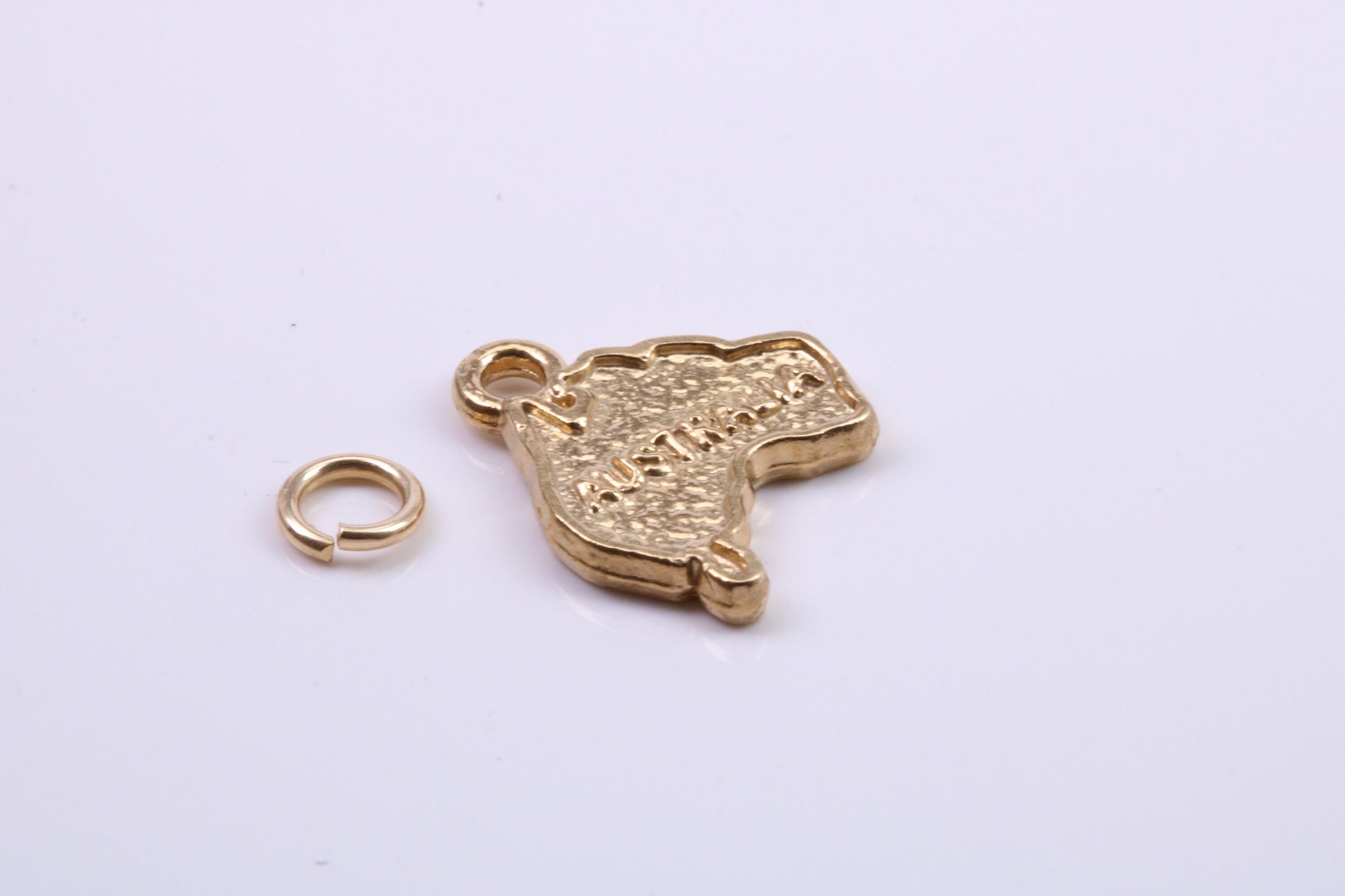 Australia Charm, Traditional Charm, Made from Solid 9ct Yellow Gold, British Hallmarked, Complete with Attachment Link
