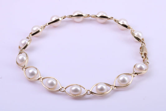 Stunning Natural Freshwater Pearl Bracelet set in Solid Yellow Gold