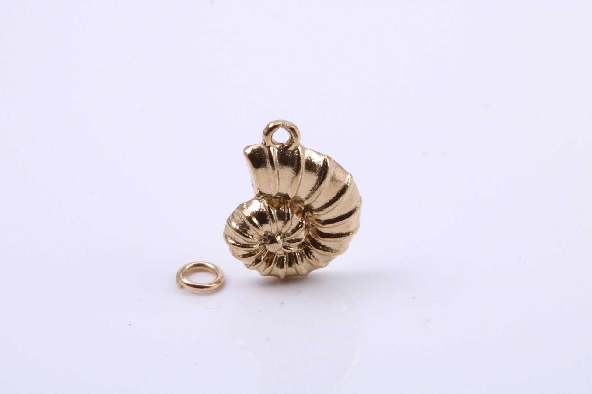 Sea Shell Charm, Traditional Charm, Made from Solid 9ct Yellow Gold, British Hallmarked, Complete with Attachment Link