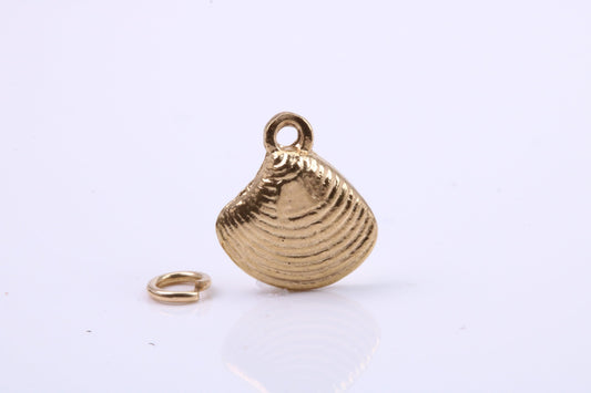 Sea Shell Charm, Traditional Charm, Made from Solid 9ct Yellow Gold, British Hallmarked, Complete with Attachment Link