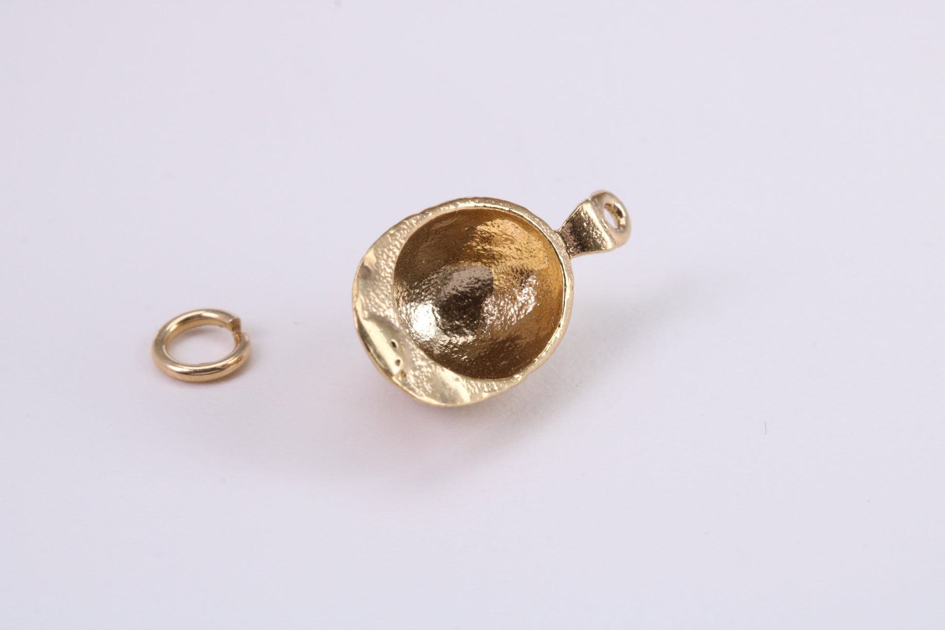 Jockey Hat charm, Traditional Charm, Made from Solid Yellow Gold, British Hallmarked, Complete with Attachment Link