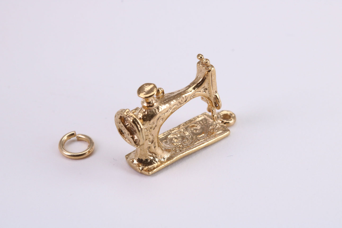 Sewing Machine Charm, Traditional Charm, Made from Solid Yellow Gold, British Hallmarked, Complete with Attachment Link