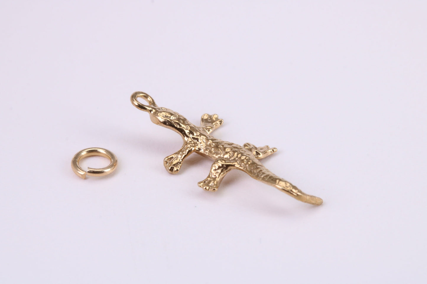 Gecko Lizard Charm, Traditional Charm, Made from Solid Yellow Gold, British Hallmarked, Complete with Attachment Link