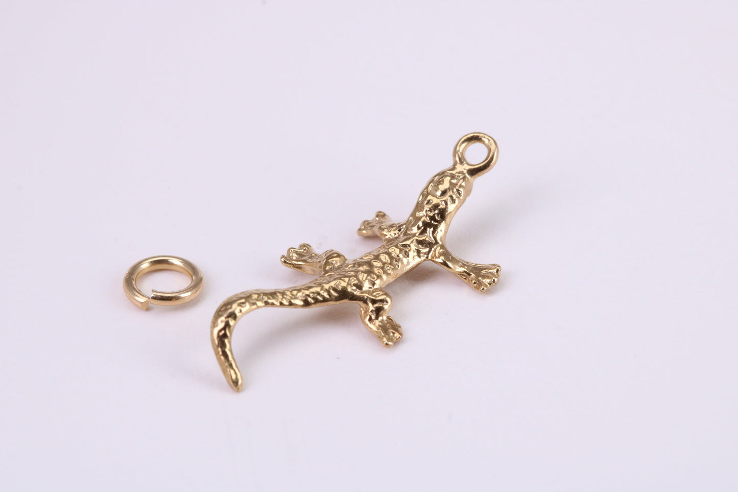 Gecko Lizard Charm, Traditional Charm, Made from Solid Yellow Gold, British Hallmarked, Complete with Attachment Link