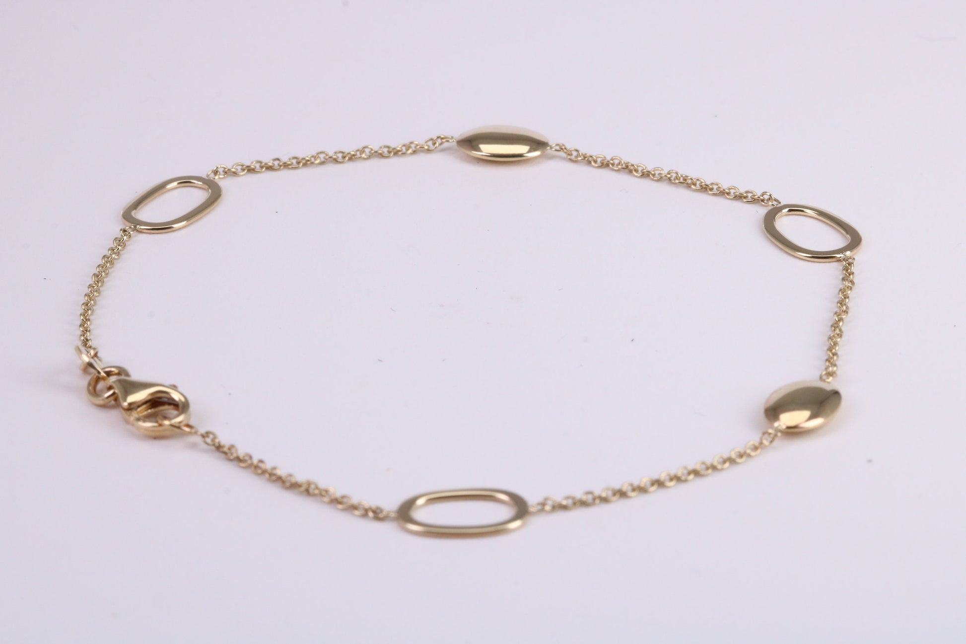 Open and Closed Link Bracelet, Made from Solid Yellow Gold, 8 Inches Long