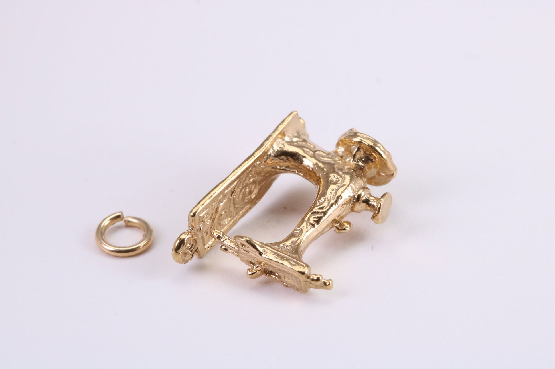 Sewing Machine Charm, Traditional Charm, Made from Solid Yellow Gold, British Hallmarked, Complete with Attachment Link