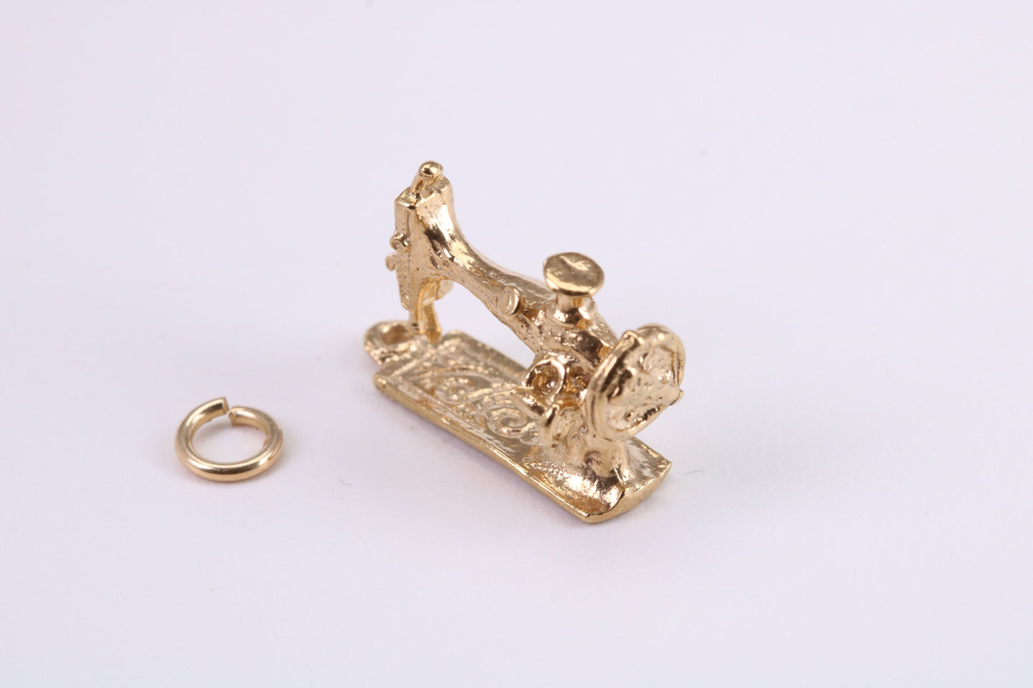 Sewing Machine Charm, Traditional Charm, Made from Solid Yellow Gold, British Hallmarked, Complete with Attachment Link