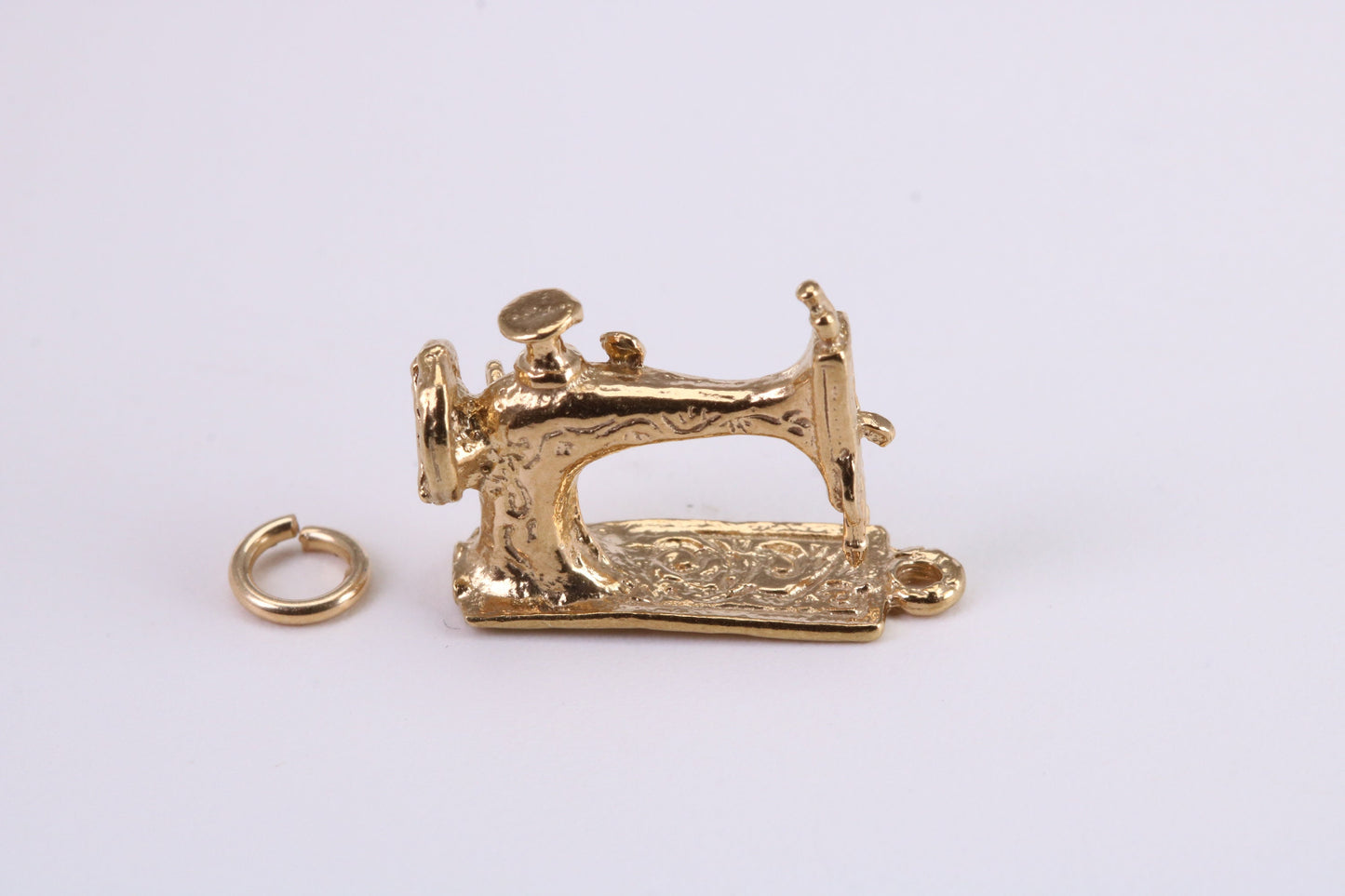 Sewing Machine Charm, Traditional Charm, Made from Solid Yellow Gold, British Hallmarked, Complete with Attachment Link