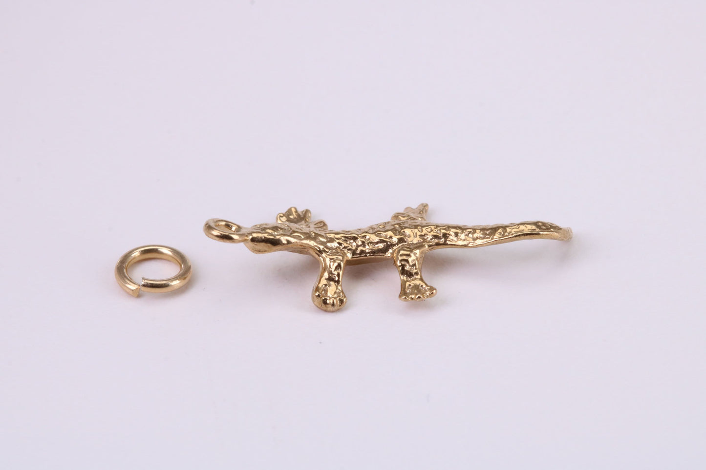 Gecko Lizard Charm, Traditional Charm, Made from Solid Yellow Gold, British Hallmarked, Complete with Attachment Link