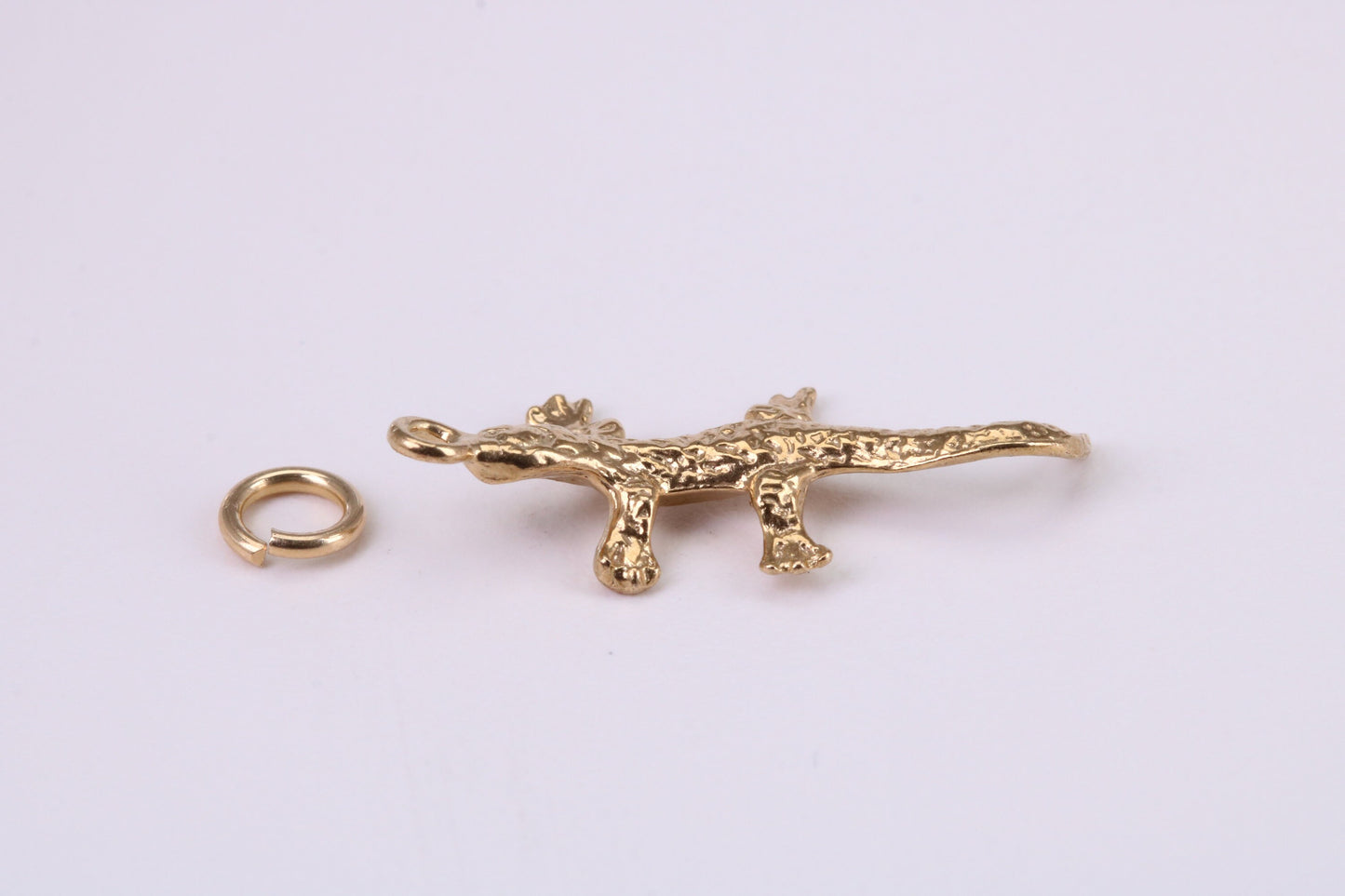 Gecko Lizard Charm, Traditional Charm, Made from Solid Yellow Gold, British Hallmarked, Complete with Attachment Link