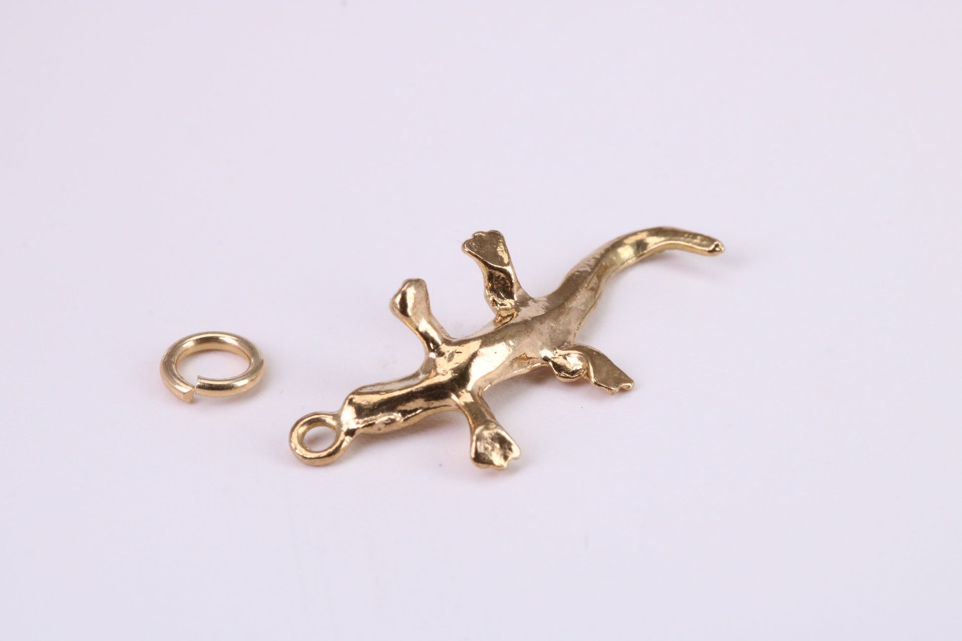 Gecko Lizard Charm, Traditional Charm, Made from Solid Yellow Gold, British Hallmarked, Complete with Attachment Link